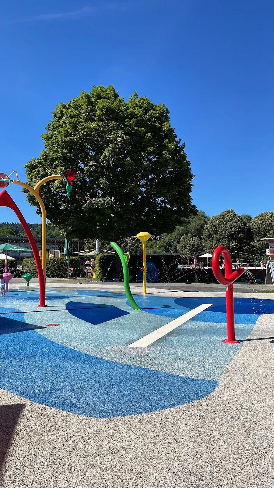 Здание термального комплекса Леобад в Леонберге, Германия