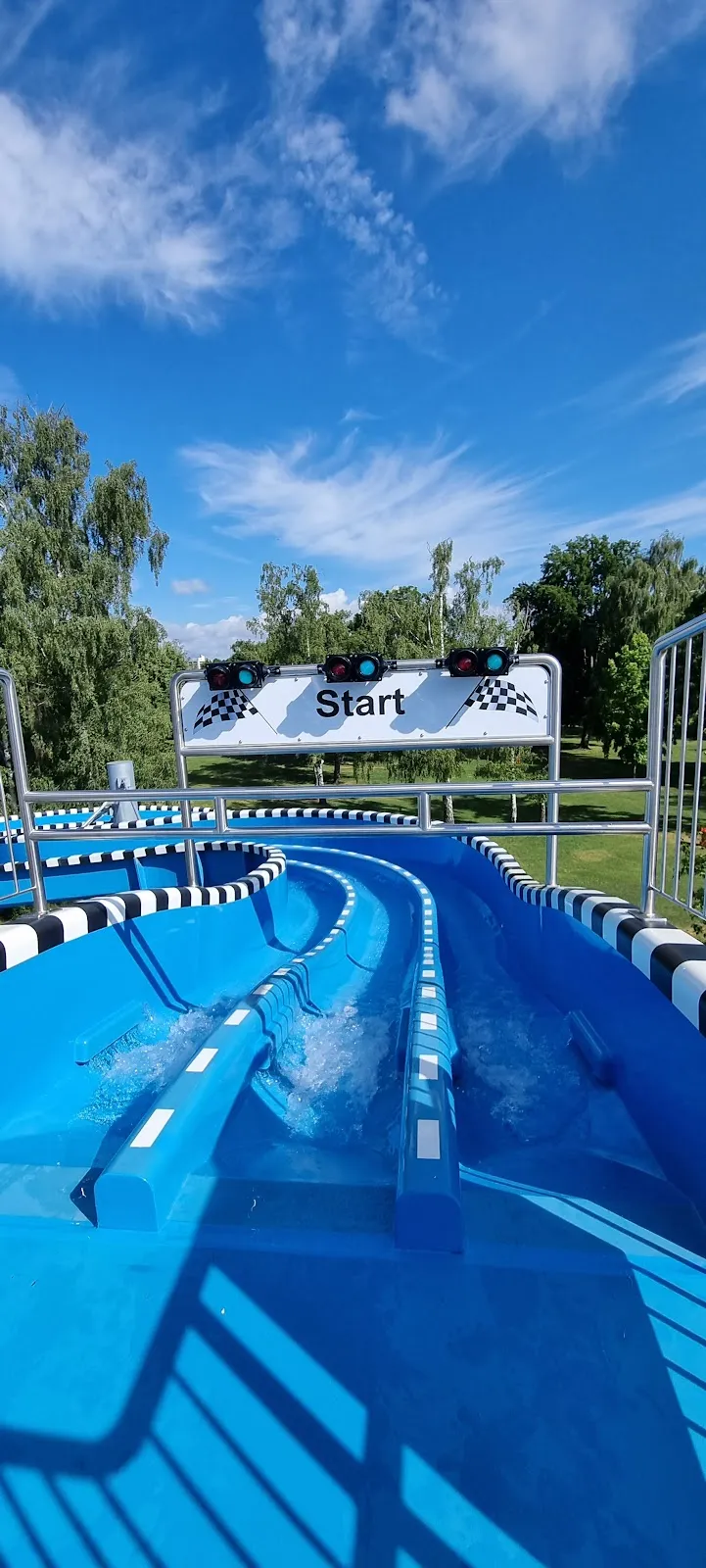 Здание термального комплекса Леобад в Леонберге, Германия