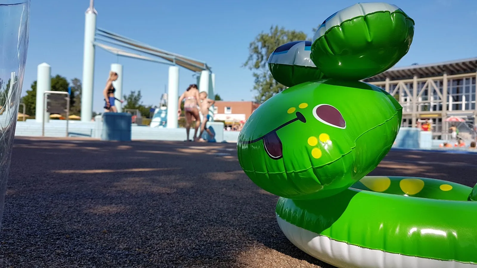 Здание термального комплекса Леобад в Леонберге, Германия