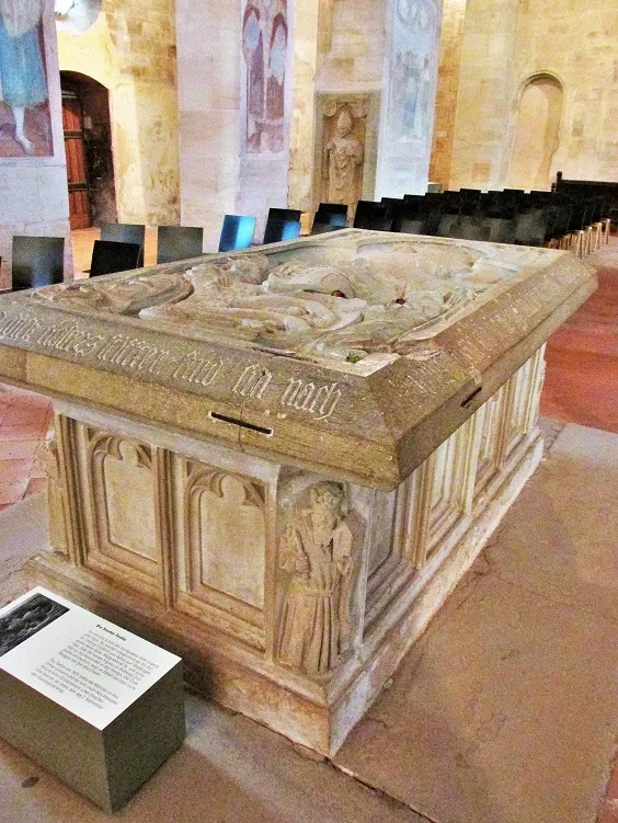 Фасад Лорхского монастыря