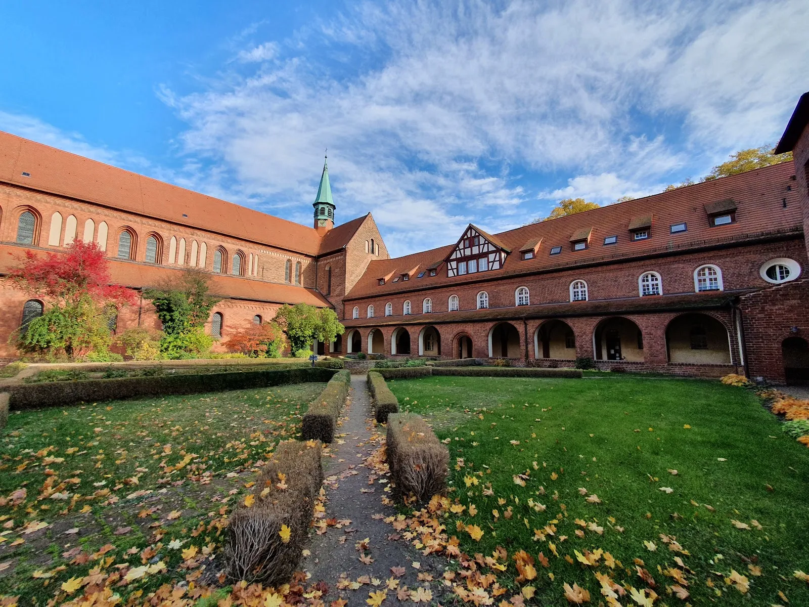 Луизе-Генриеттен-Штифт Клостер Леннин