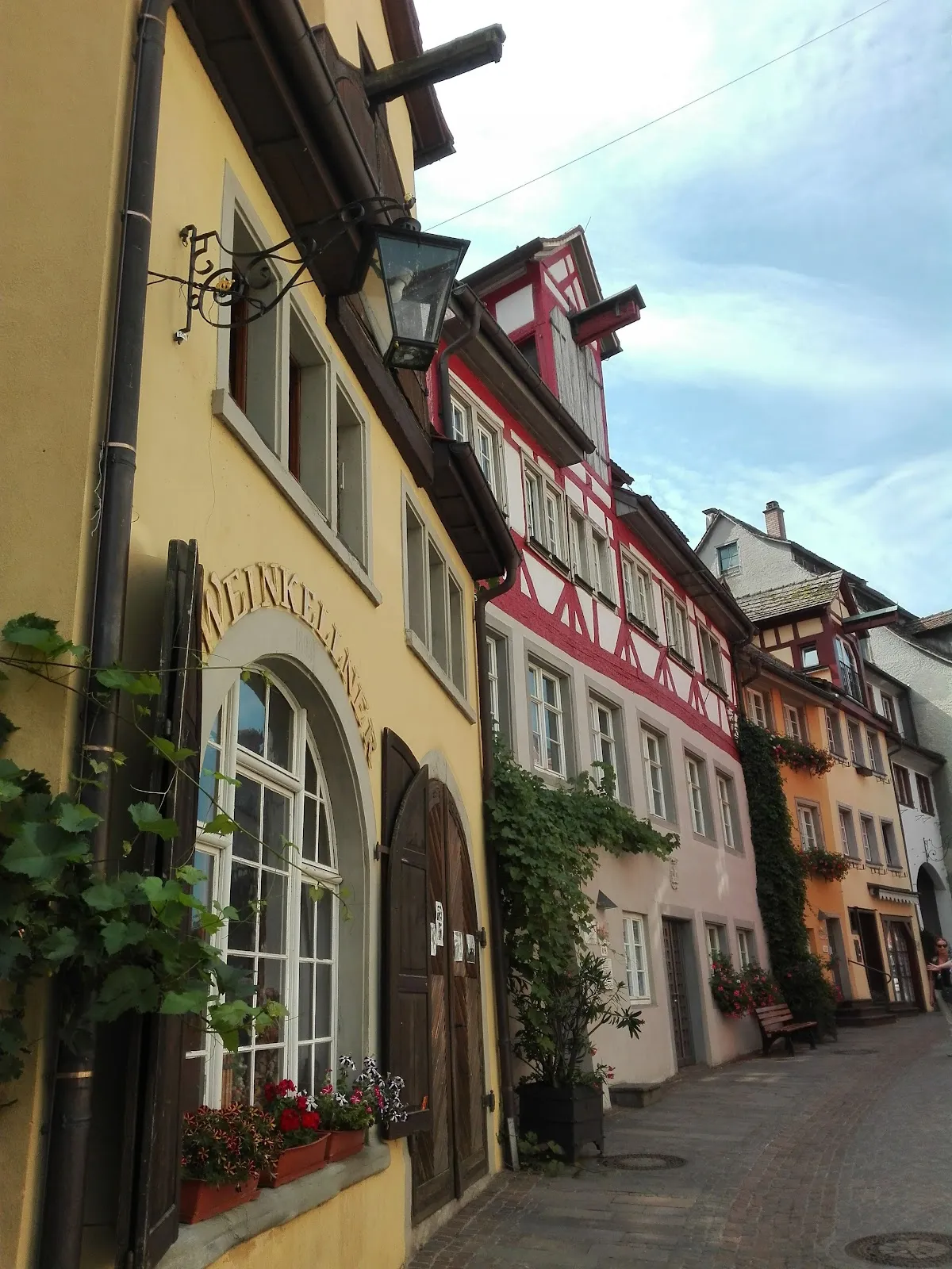 Магическая колонна на набережной в Мёрсбурге, Германия