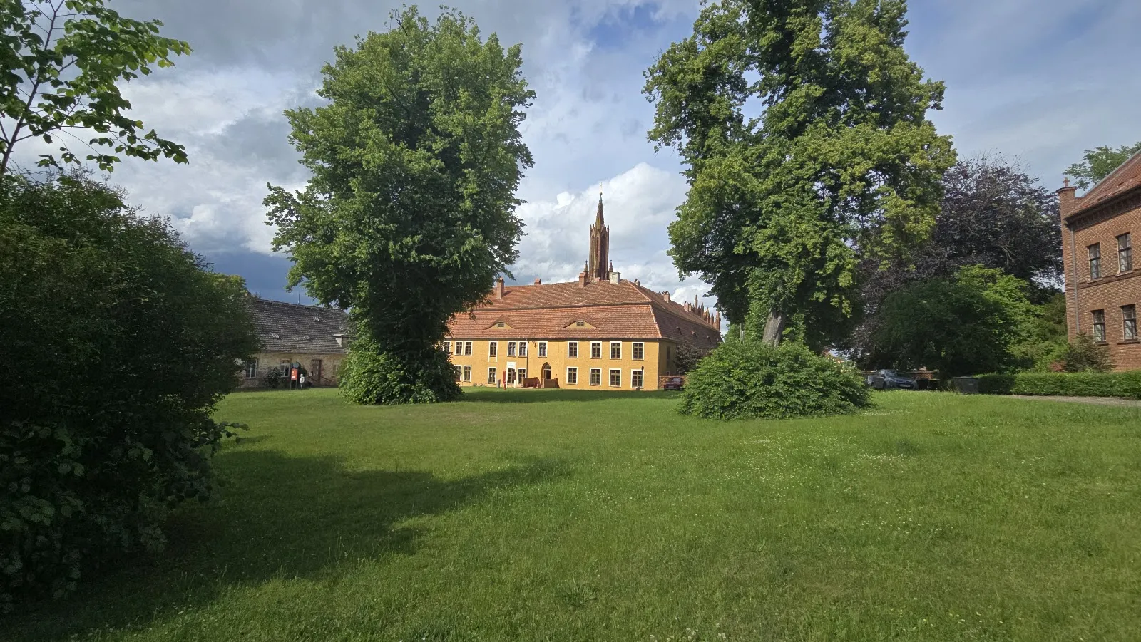 Фасад Мальховского монастыря