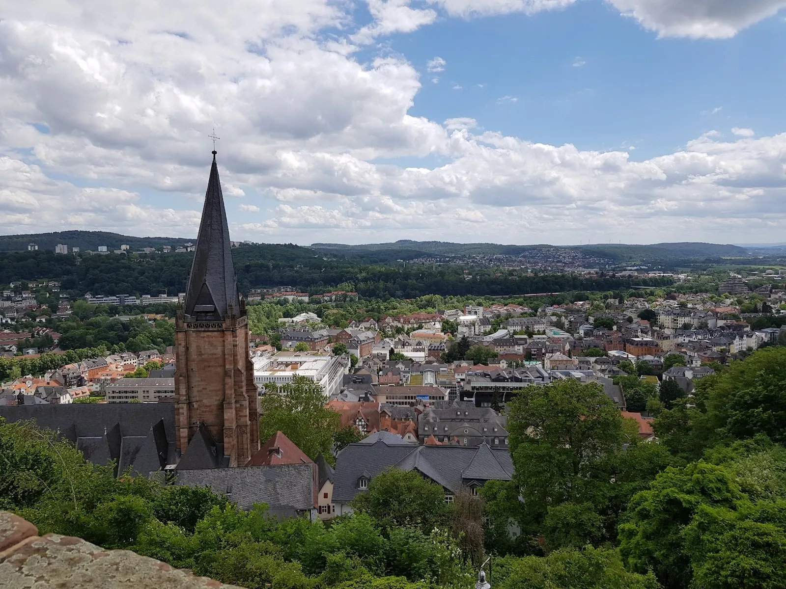 Марбургский замок – средневековая крепость на холме