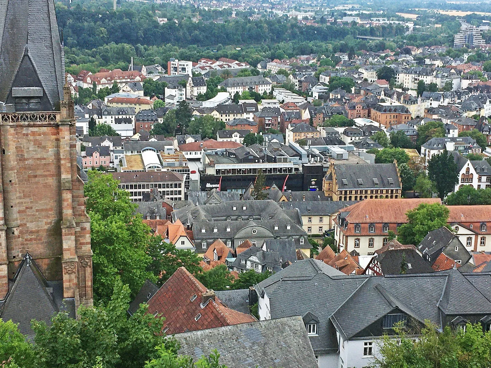 Марбургский замок – средневековая крепость на холме