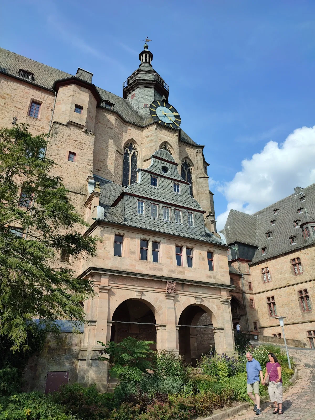 Марбургский замок – средневековая крепость на холме