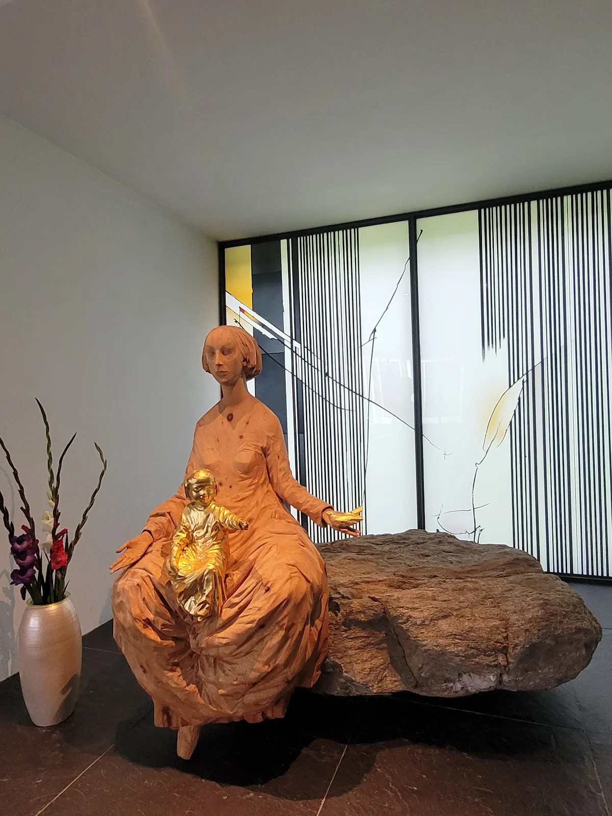 Вид на монастырь Мариа Айх с фасада