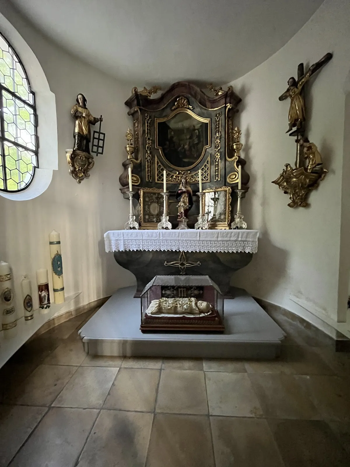 Вид на монастырь Мариа Айх с фасада