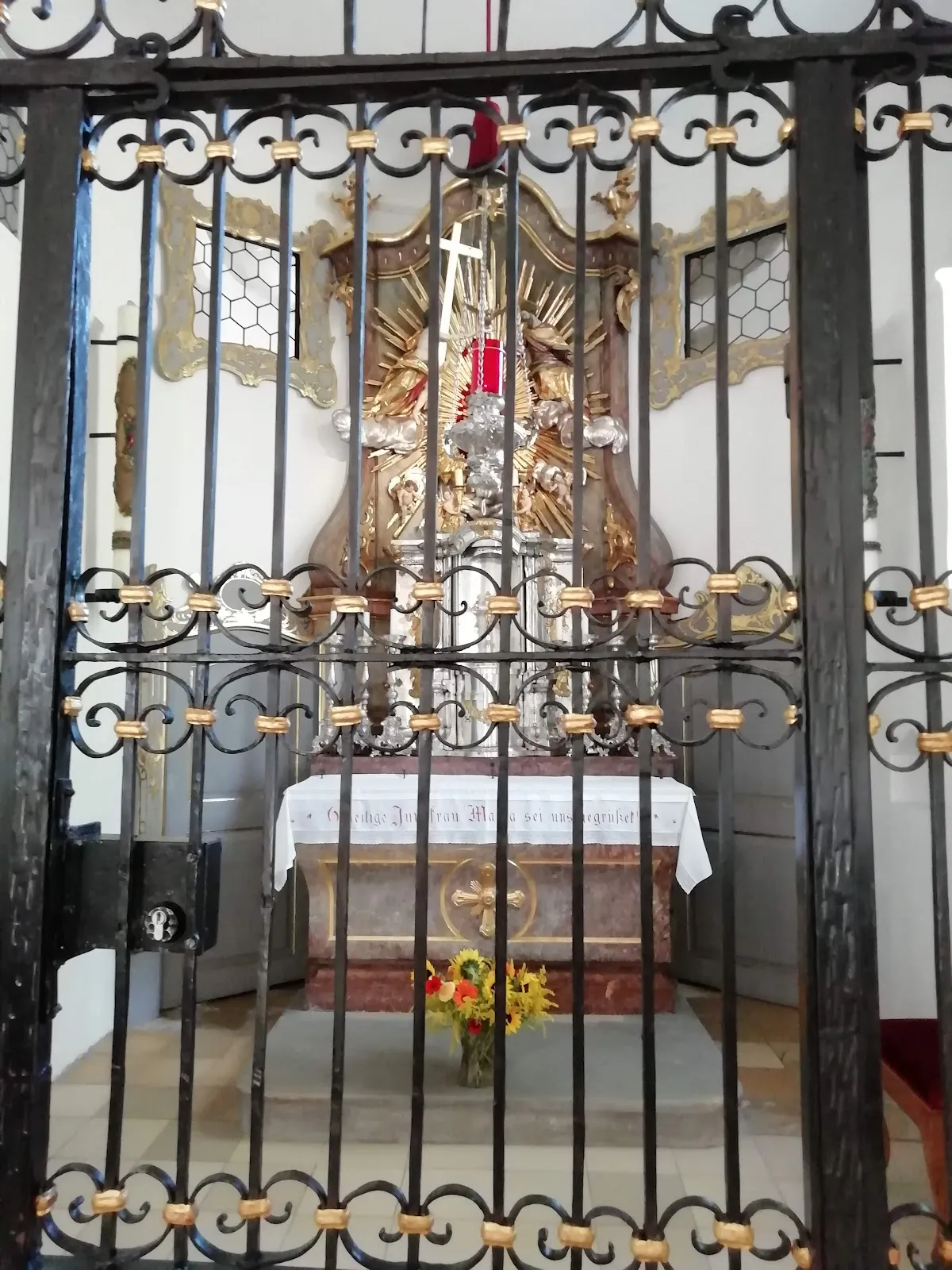 Вид на монастырь Мариа Айх с фасада