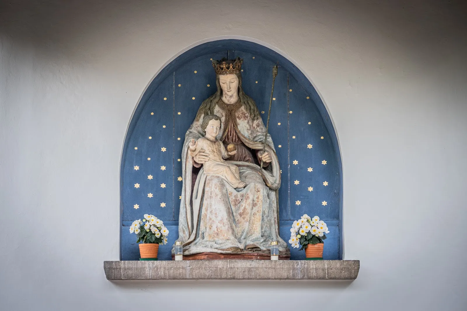 Вид на монастырь Мариа Айх с фасада