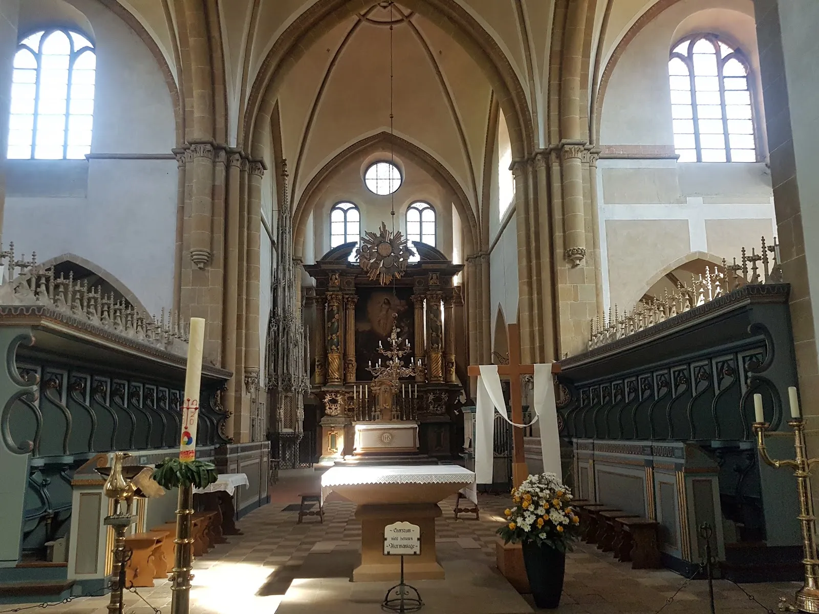 Фасад Мариенфельдского аббатства с готической церковью