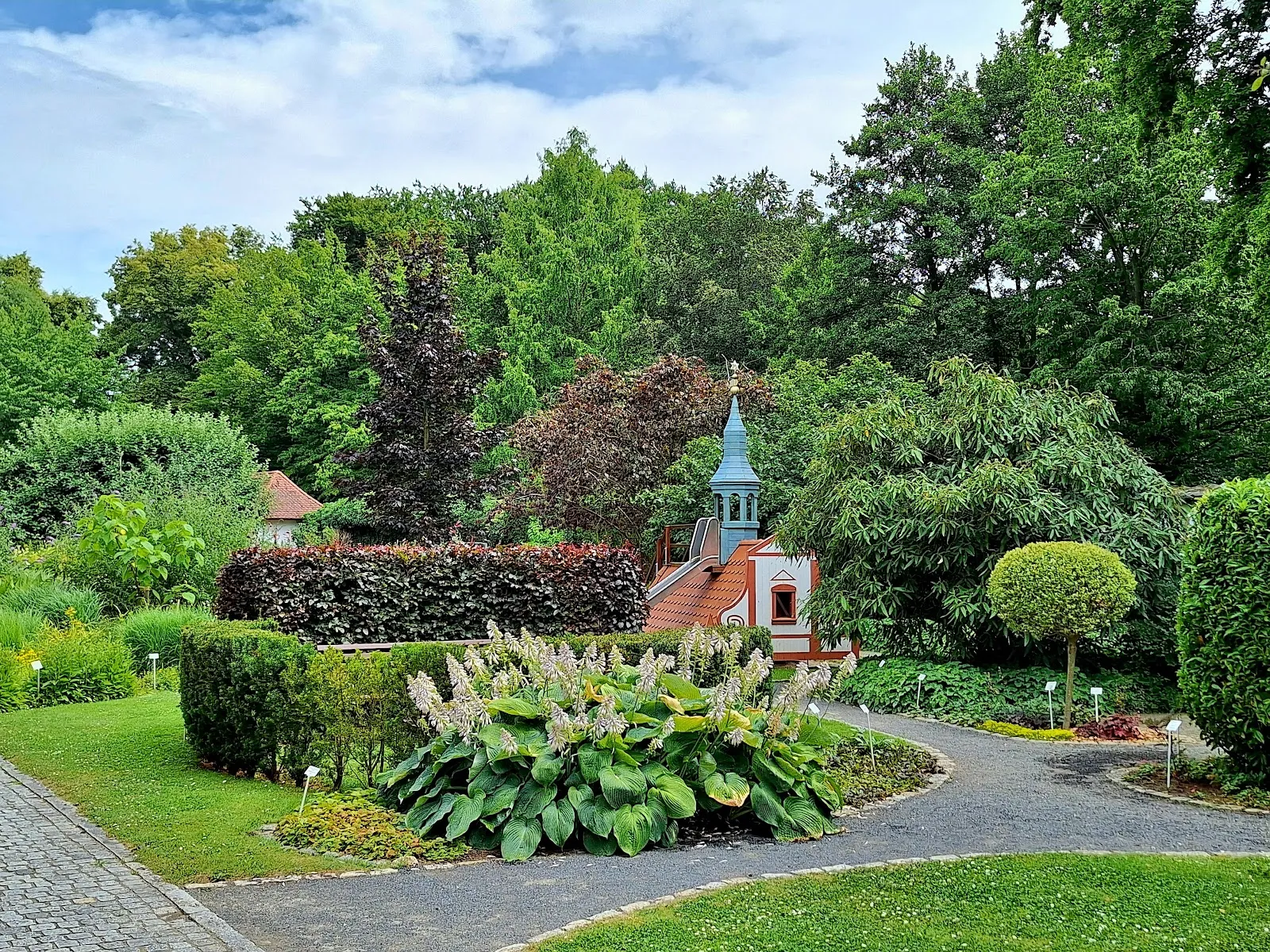 Здание Marienanstalt, историческая архитектура в Паншвиц-Кукау, Германия