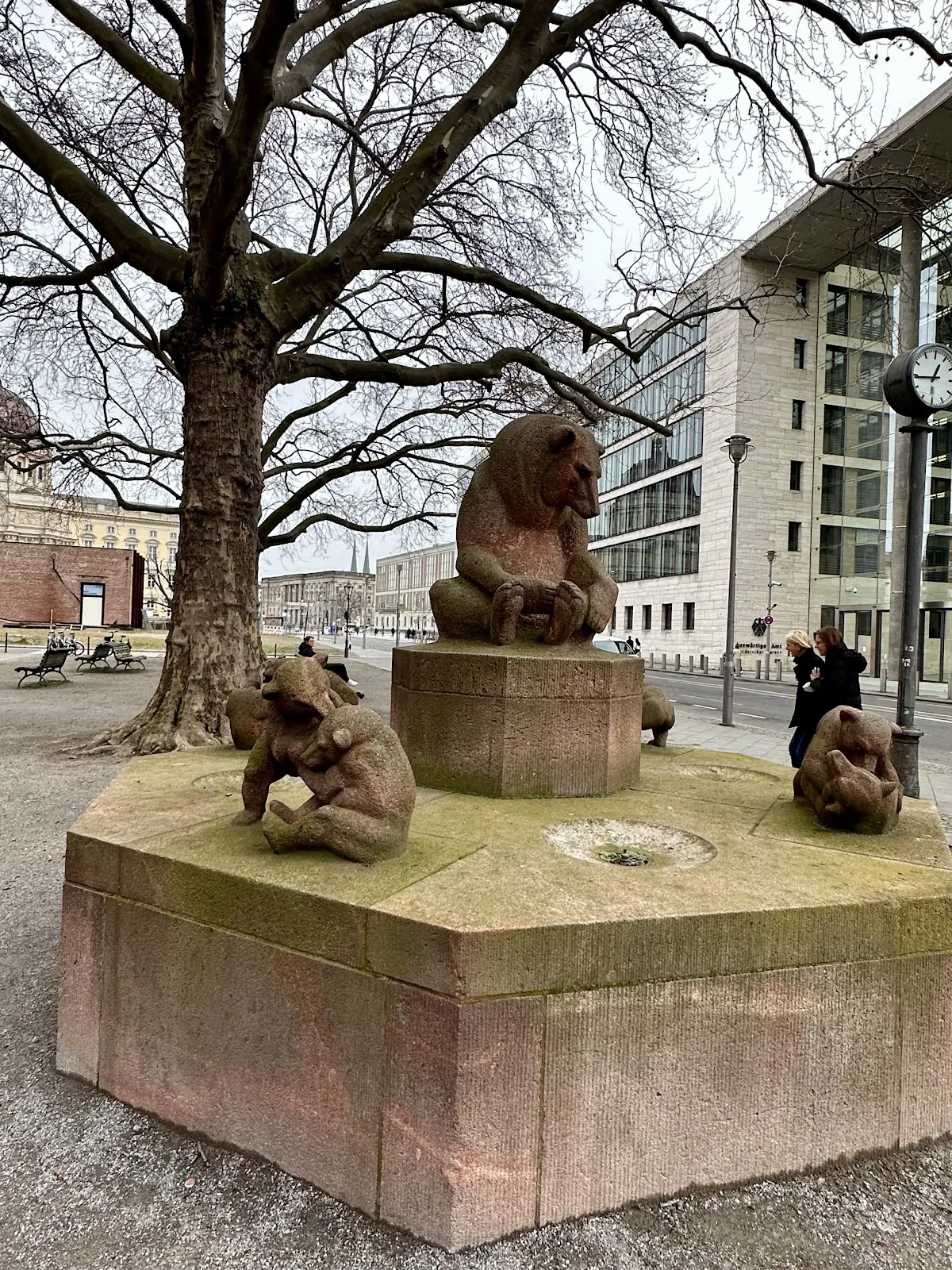 Медвежий фонтан, Берлин, Германия