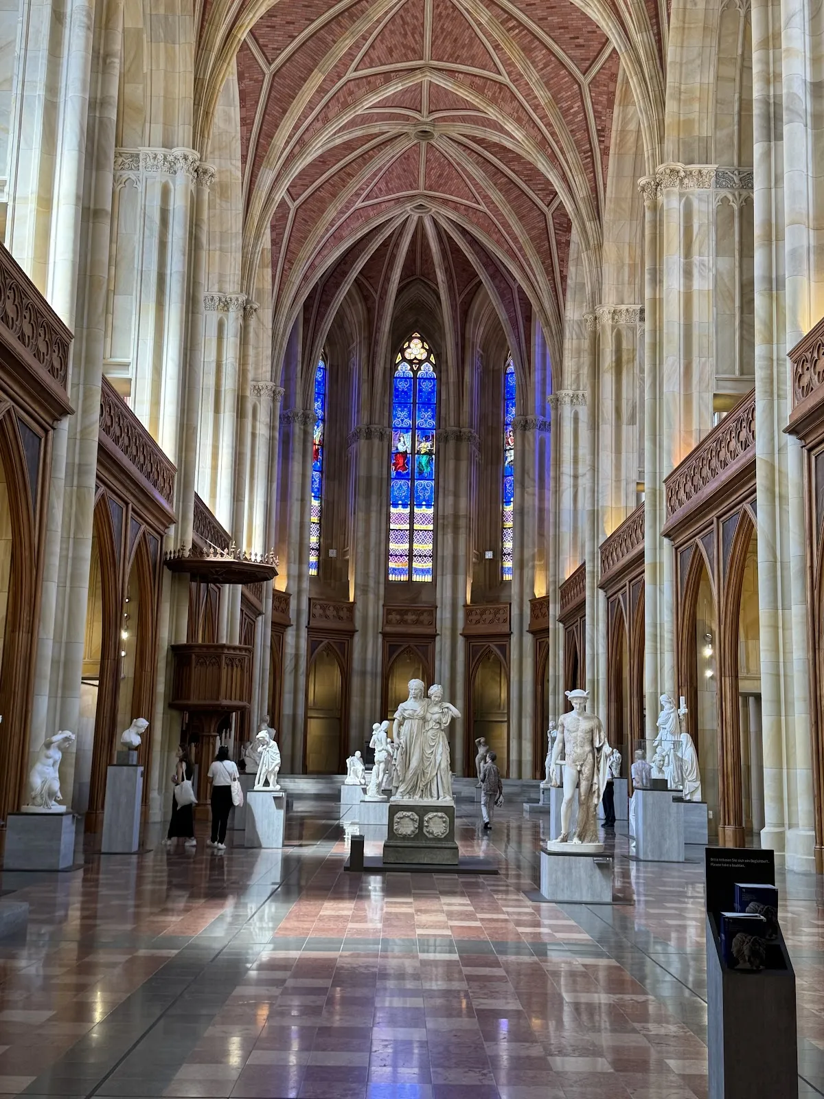 Медвежий фонтан, Берлин, Германия