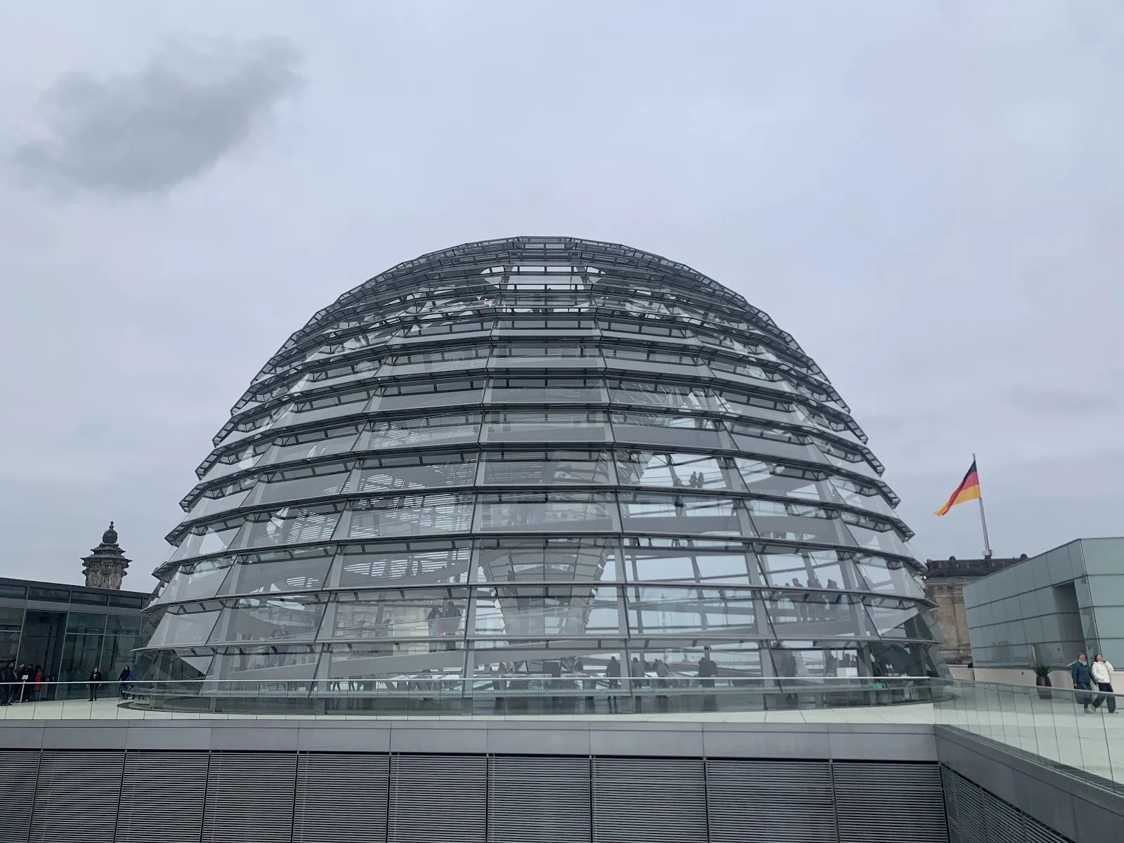 Мемориал евреям — жертвам войны и нацизма в Берлине, стелы