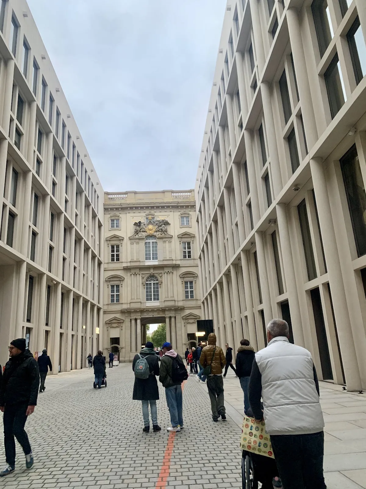 Мемориал евреям — жертвам войны и нацизма в Берлине, стелы