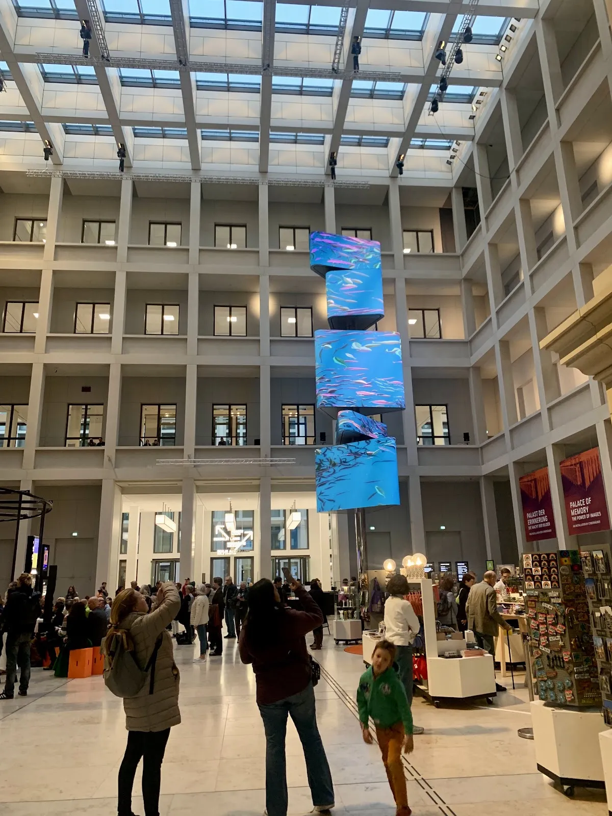 Мемориал евреям — жертвам войны и нацизма в Берлине, стелы