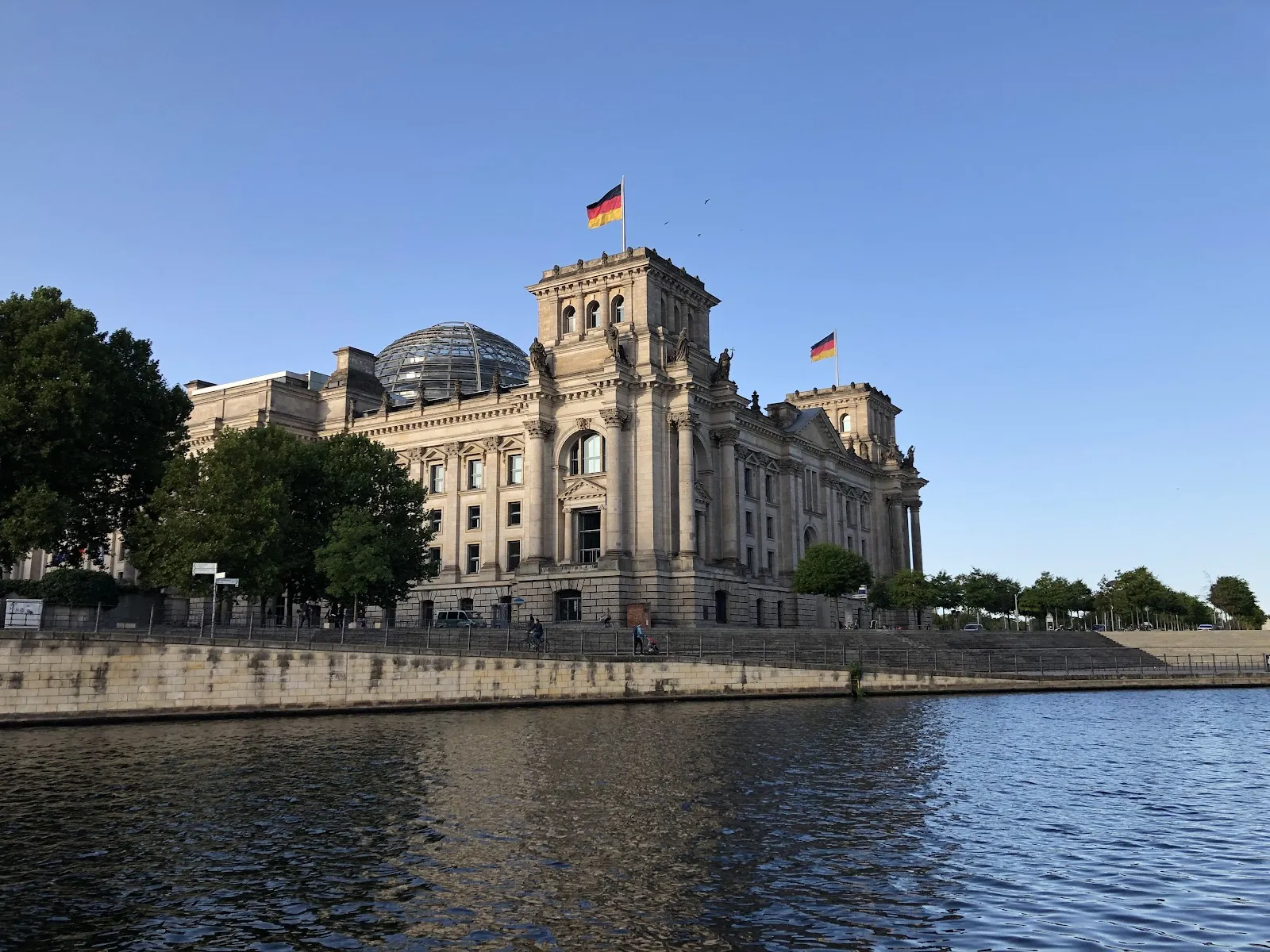 Памятник советским воинам в Тиргартене, Берлин