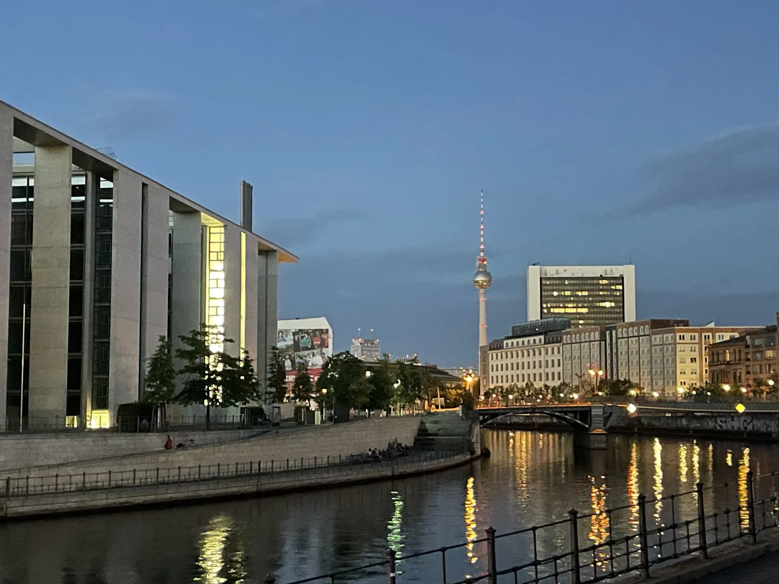 Памятник советским воинам в Тиргартене, Берлин