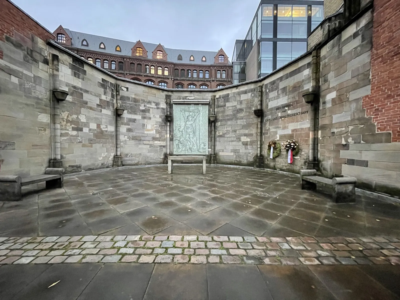 Руины Мемориала Святого Николая в Гамбурге