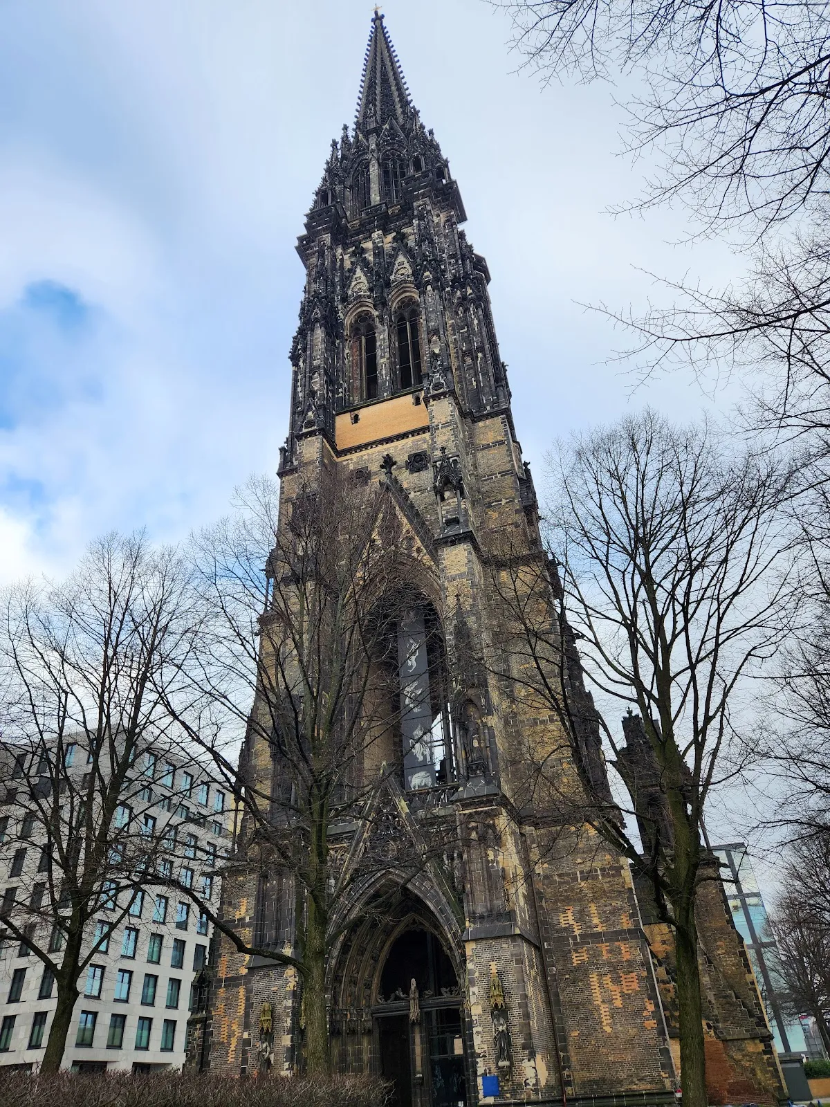 Руины Мемориала Святого Николая в Гамбурге