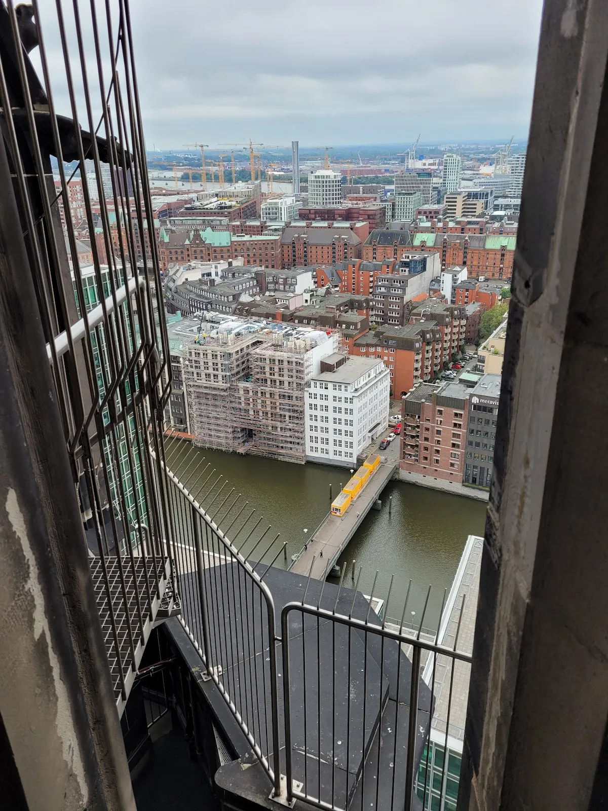 Руины Мемориала Святого Николая в Гамбурге