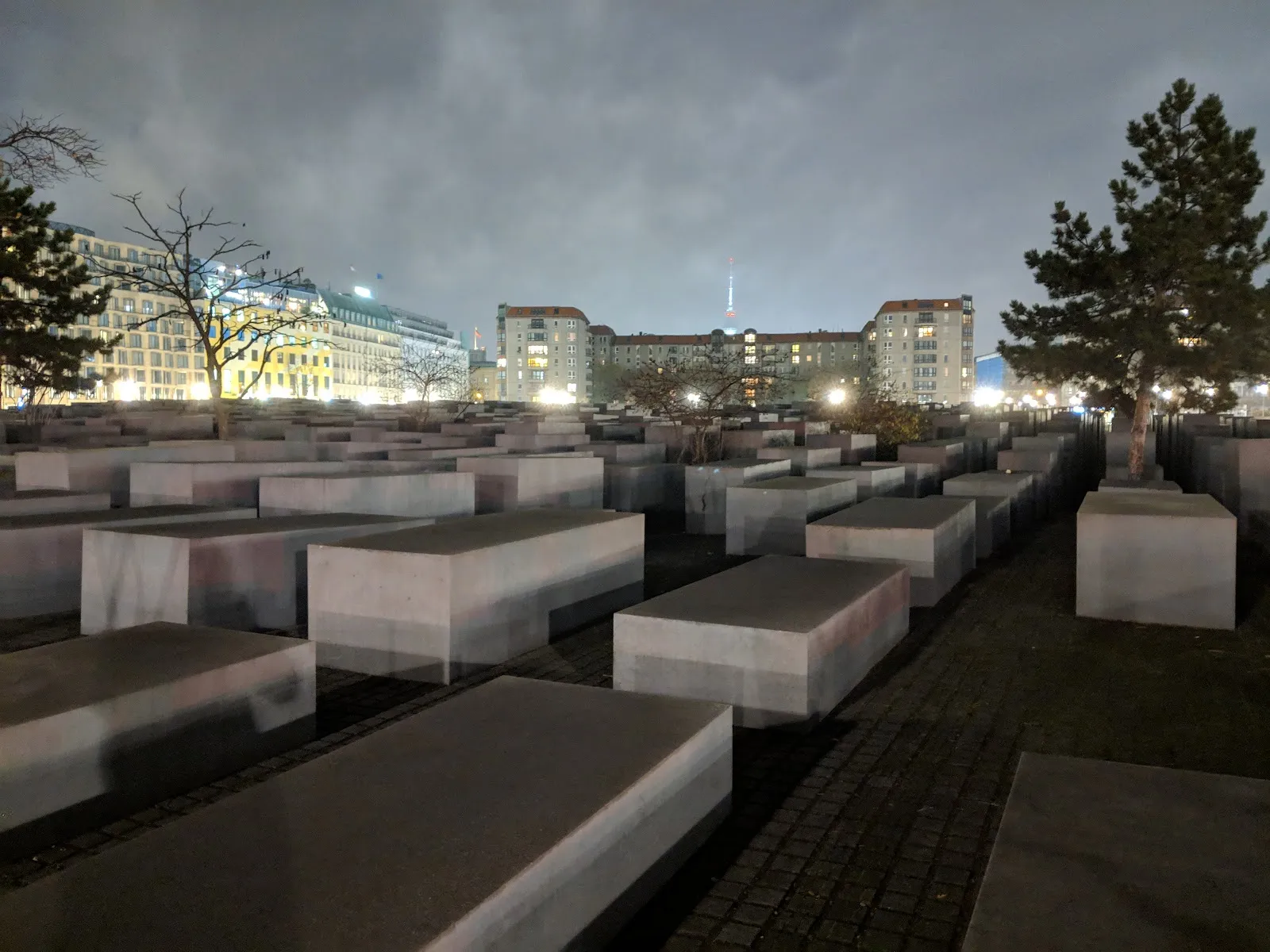 Мемориал убитым евреям Европы в Берлине