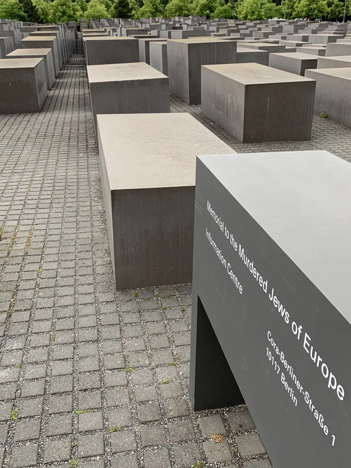 Мемориал убитым евреям Европы в Берлине