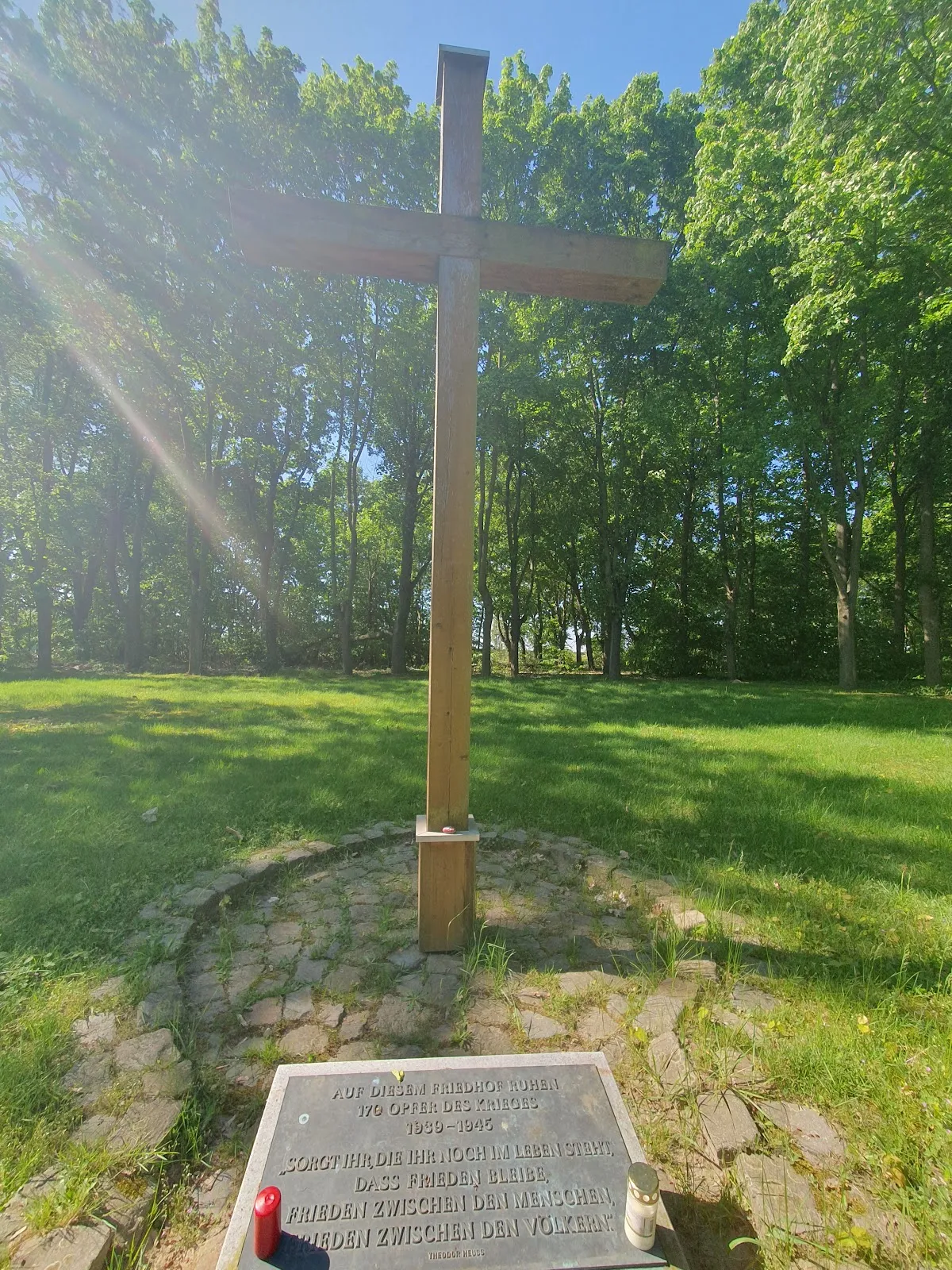 Мемориал жертвам Второй мировой войны в Дальгове-Дёберице