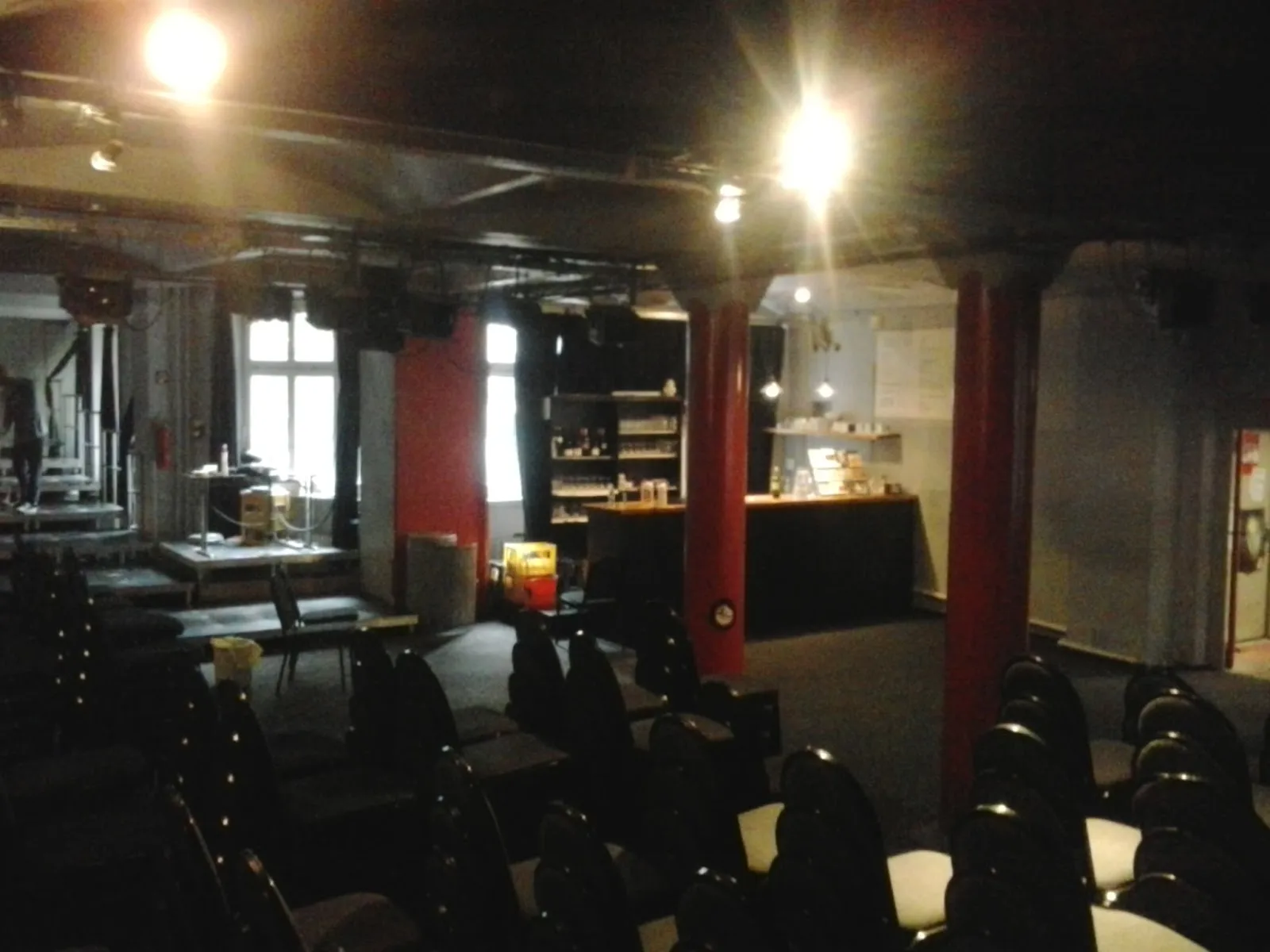 Здание центра культуры и театра Мерингхоф в Берлине