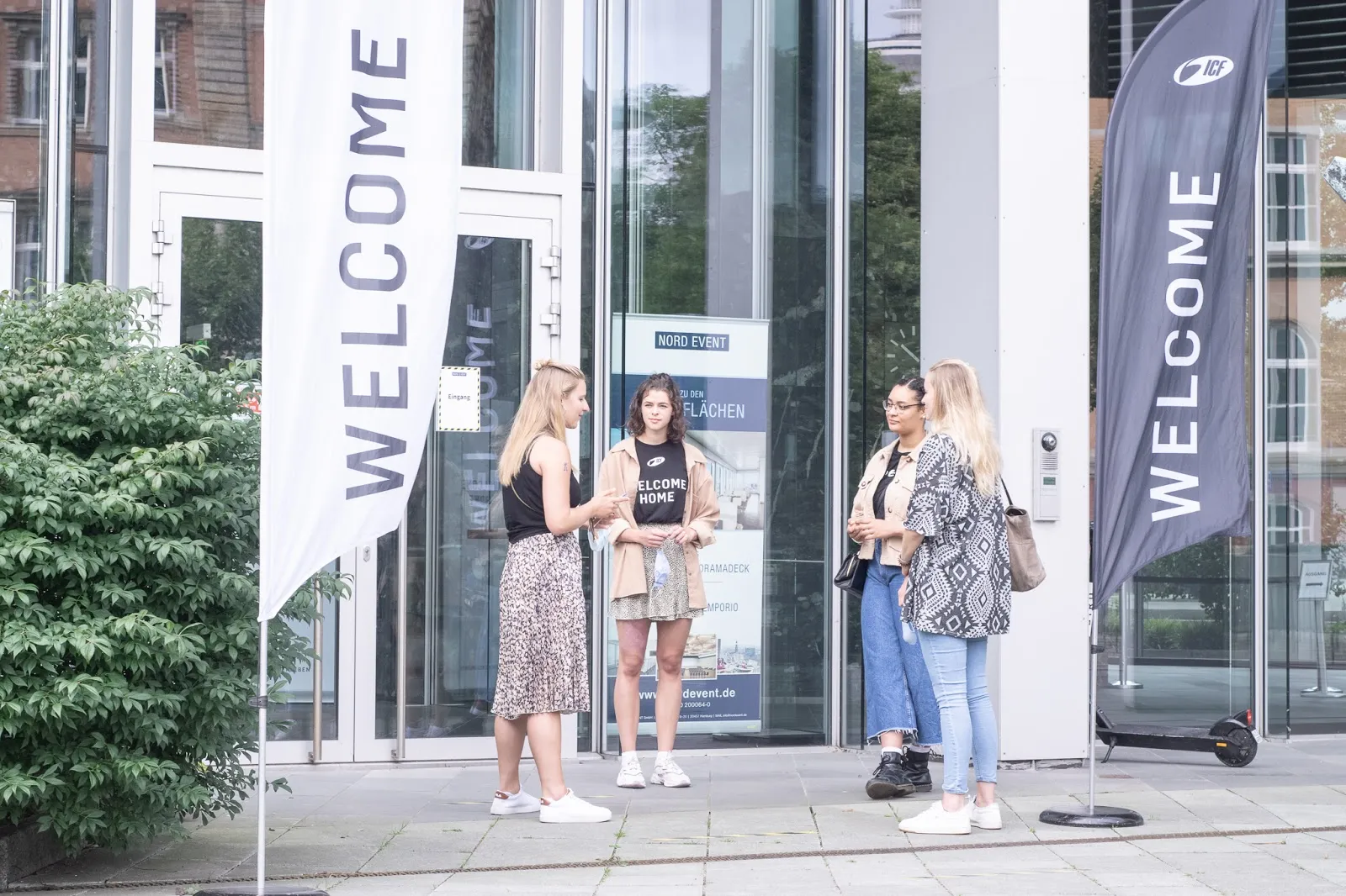 Интерьер или экстерьер ICF Hamburg, демонстрирующий его архитектурную красоту и историческое значение.