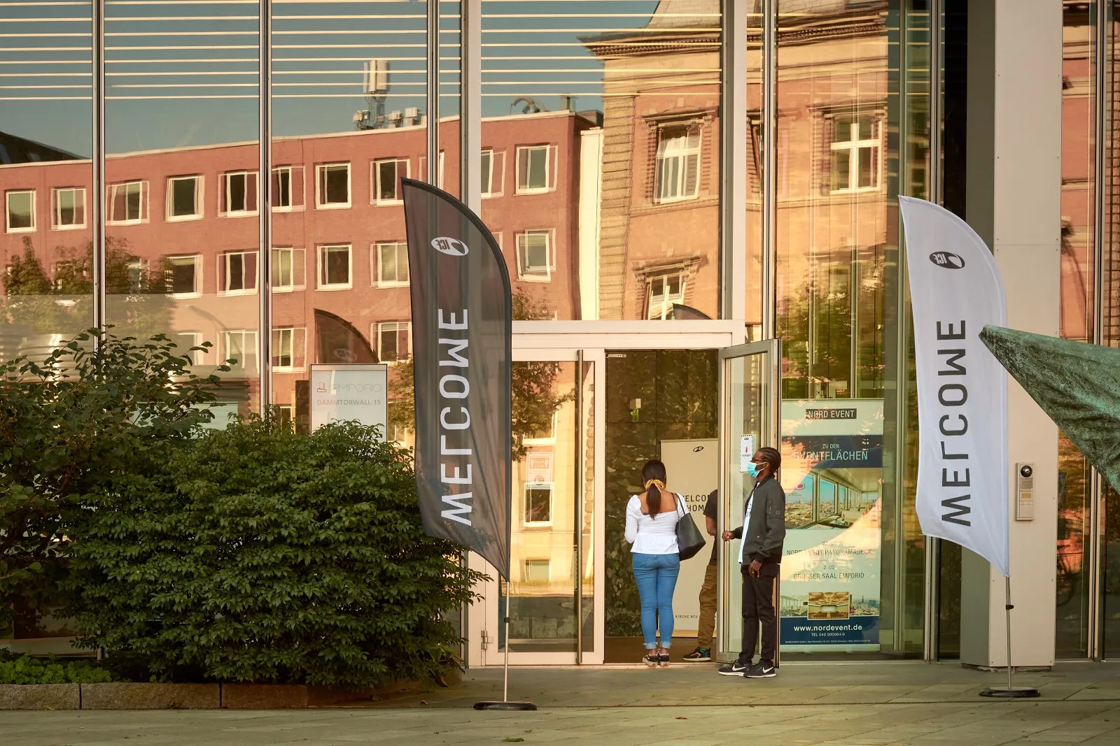 Интерьер или экстерьер ICF Hamburg, демонстрирующий его архитектурную красоту и историческое значение.