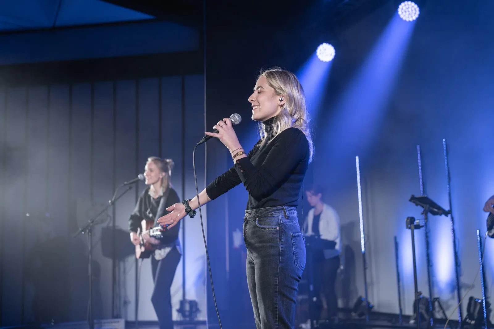 Интерьер или экстерьер ICF Hamburg, демонстрирующий его архитектурную красоту и историческое значение.