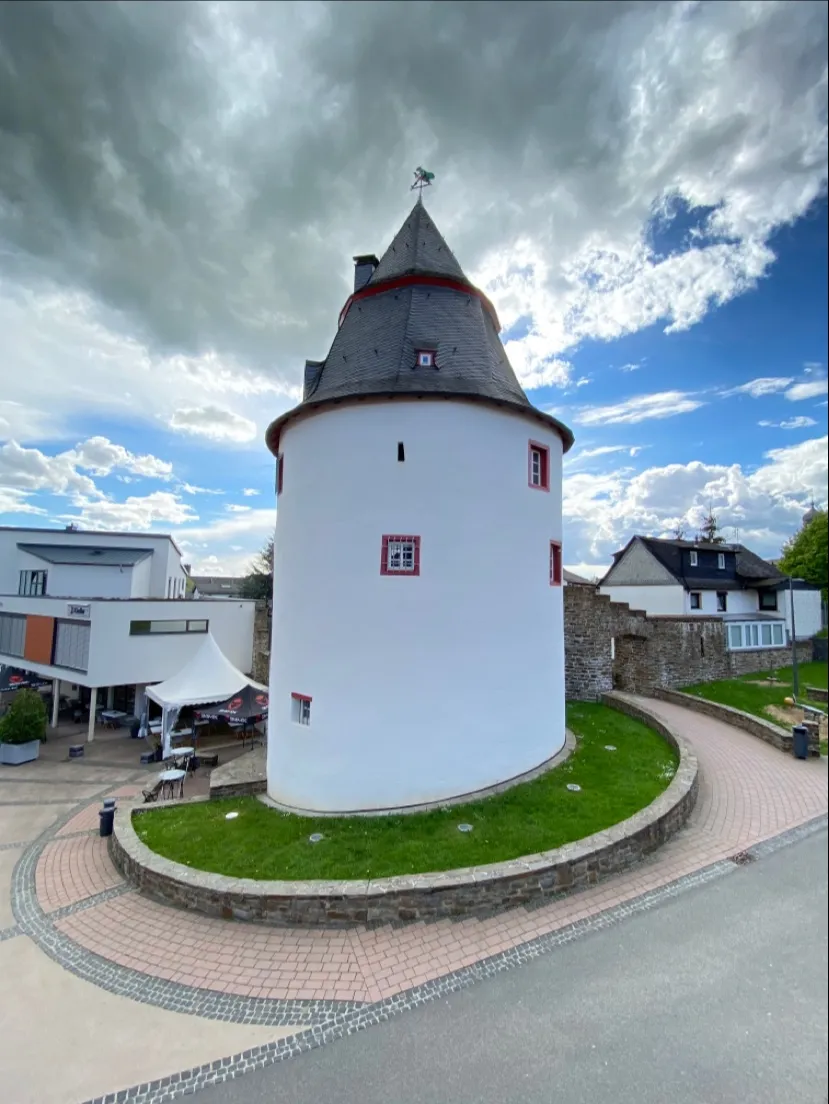 Миранте Ахау