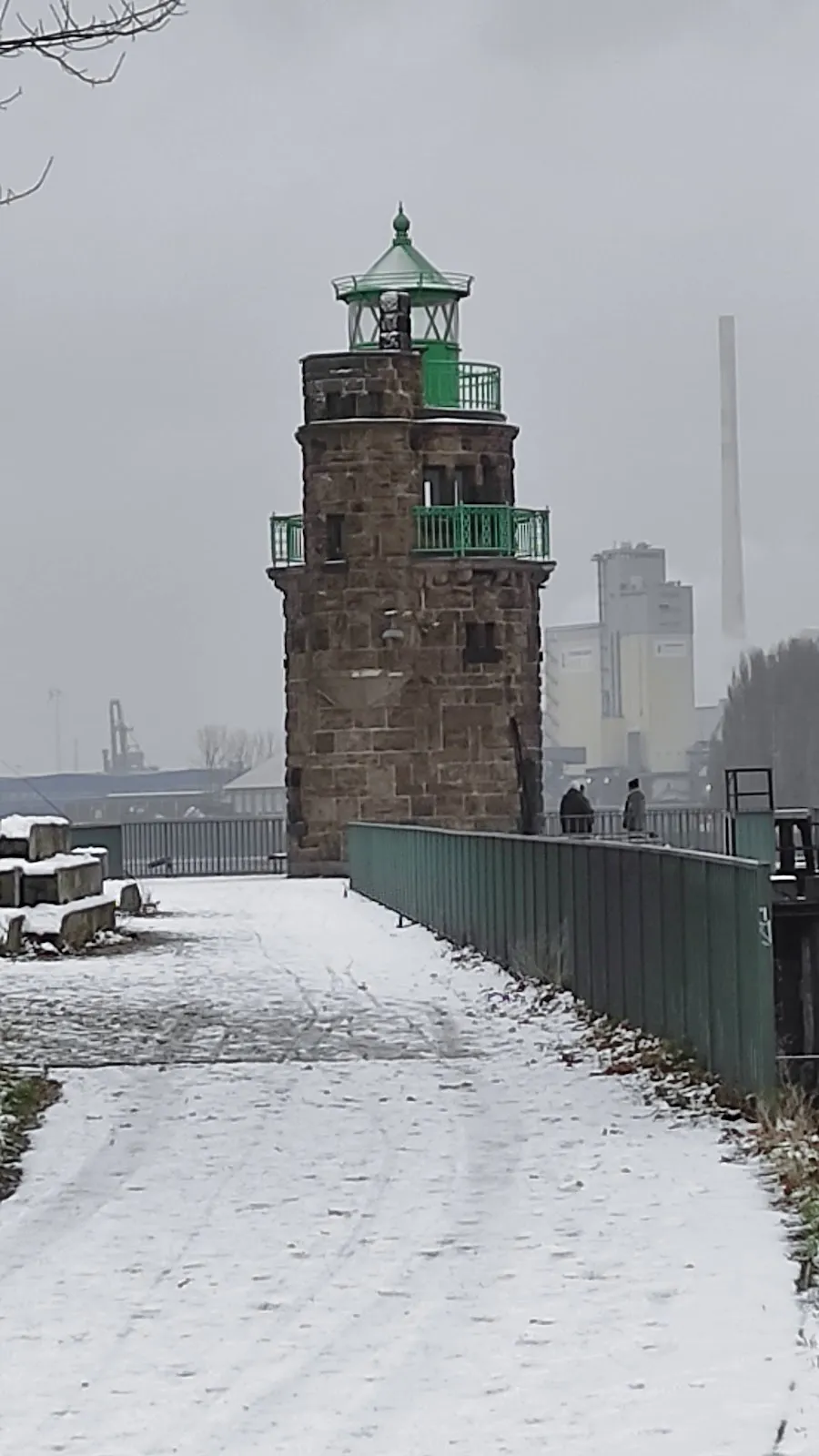 Башня Молентурм в порту Оверзе, Бремен, Германия