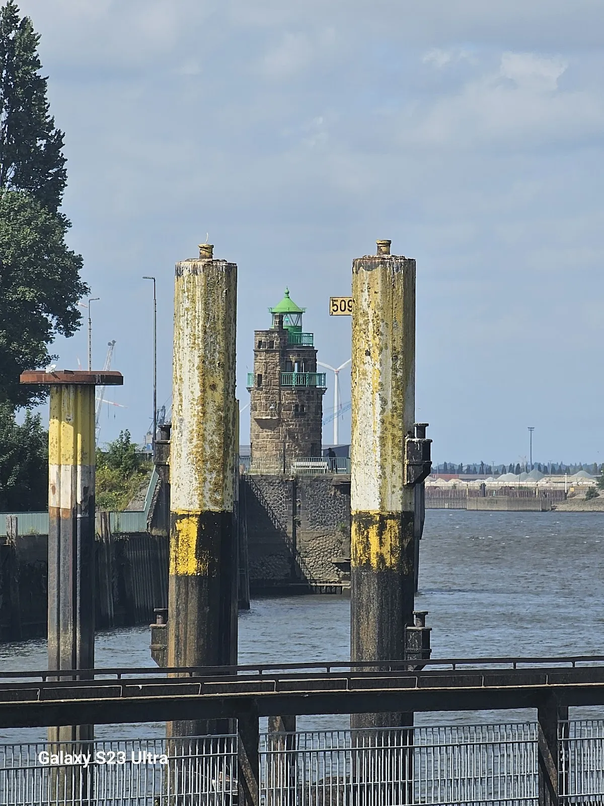 Башня Молентурм в порту Оверзе, Бремен, Германия