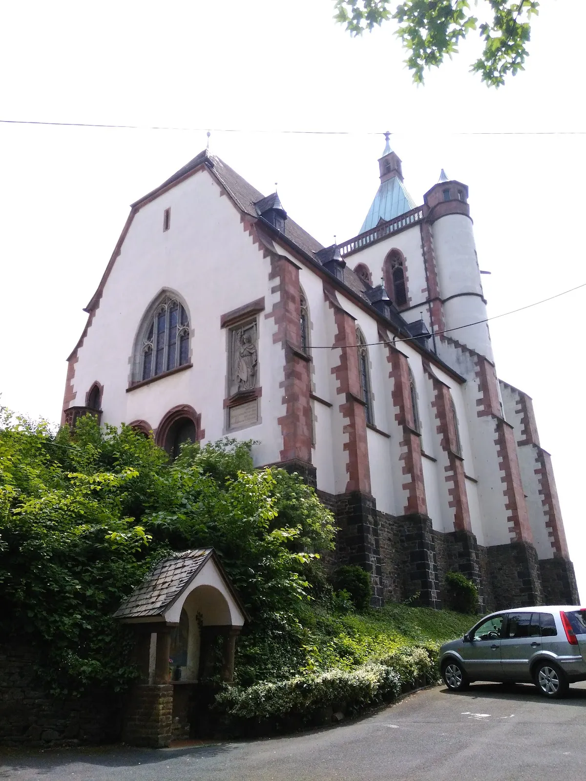 Вид на Монастырь Аллерхайлигенберг, историческое здание в Германии.