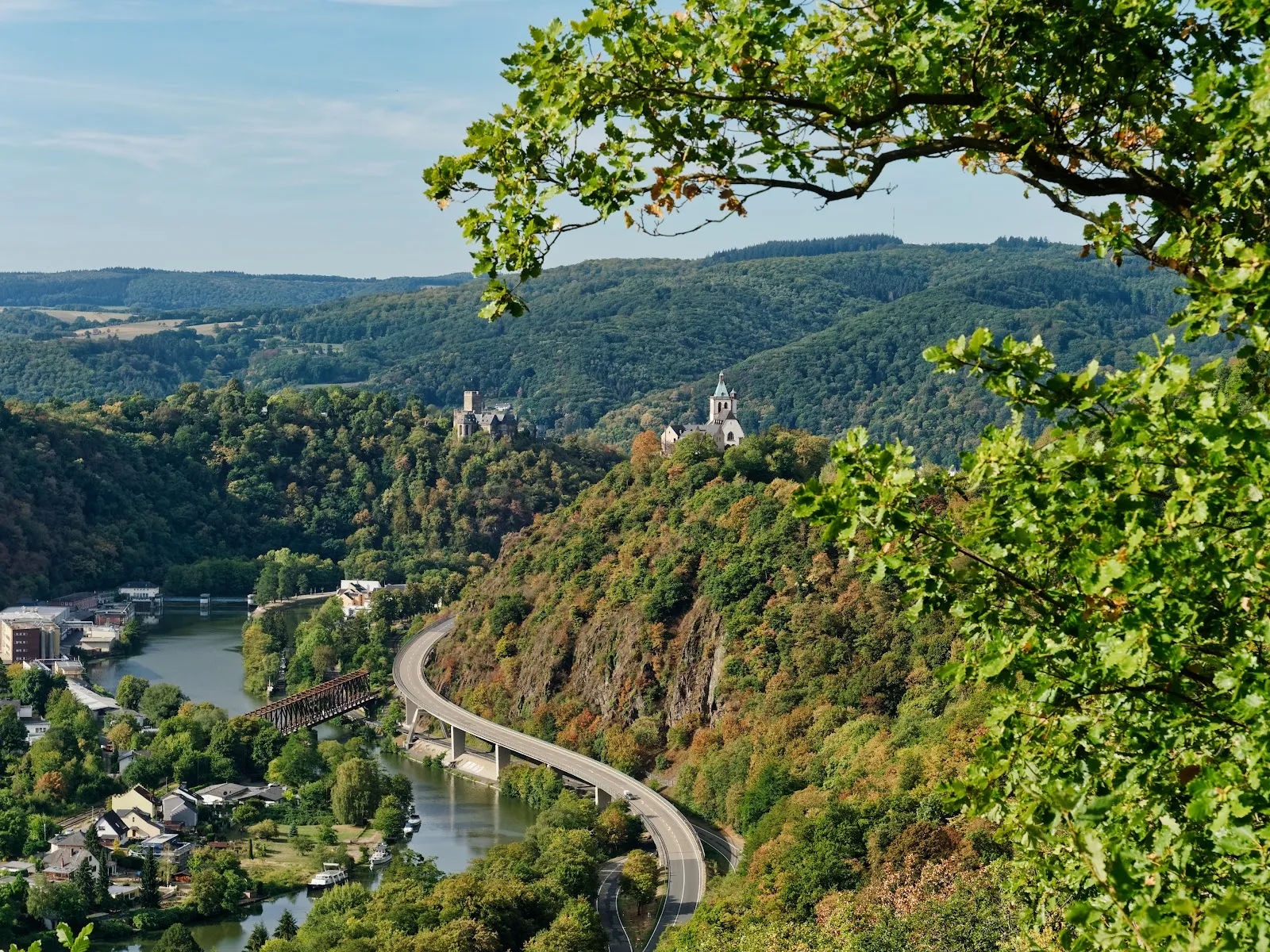 Вид на Монастырь Аллерхайлигенберг, историческое здание в Германии.