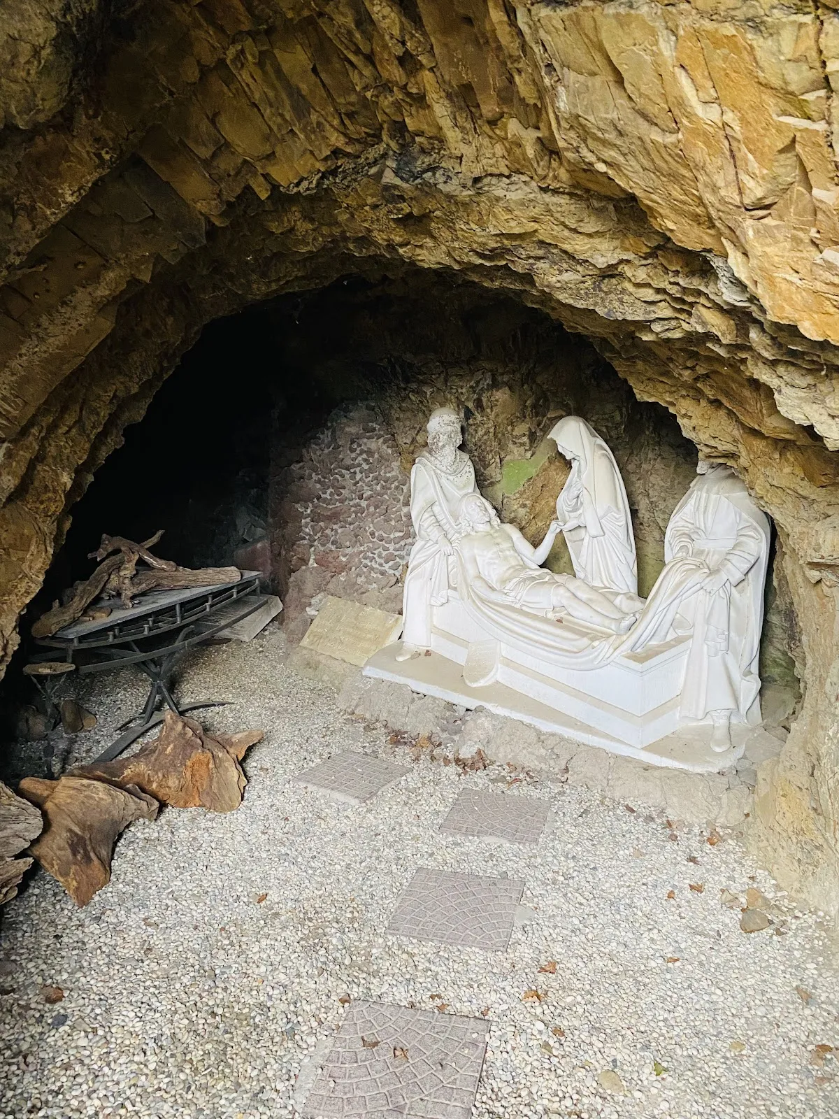 Вид на Монастырь Аллерхайлигенберг, историческое здание в Германии.