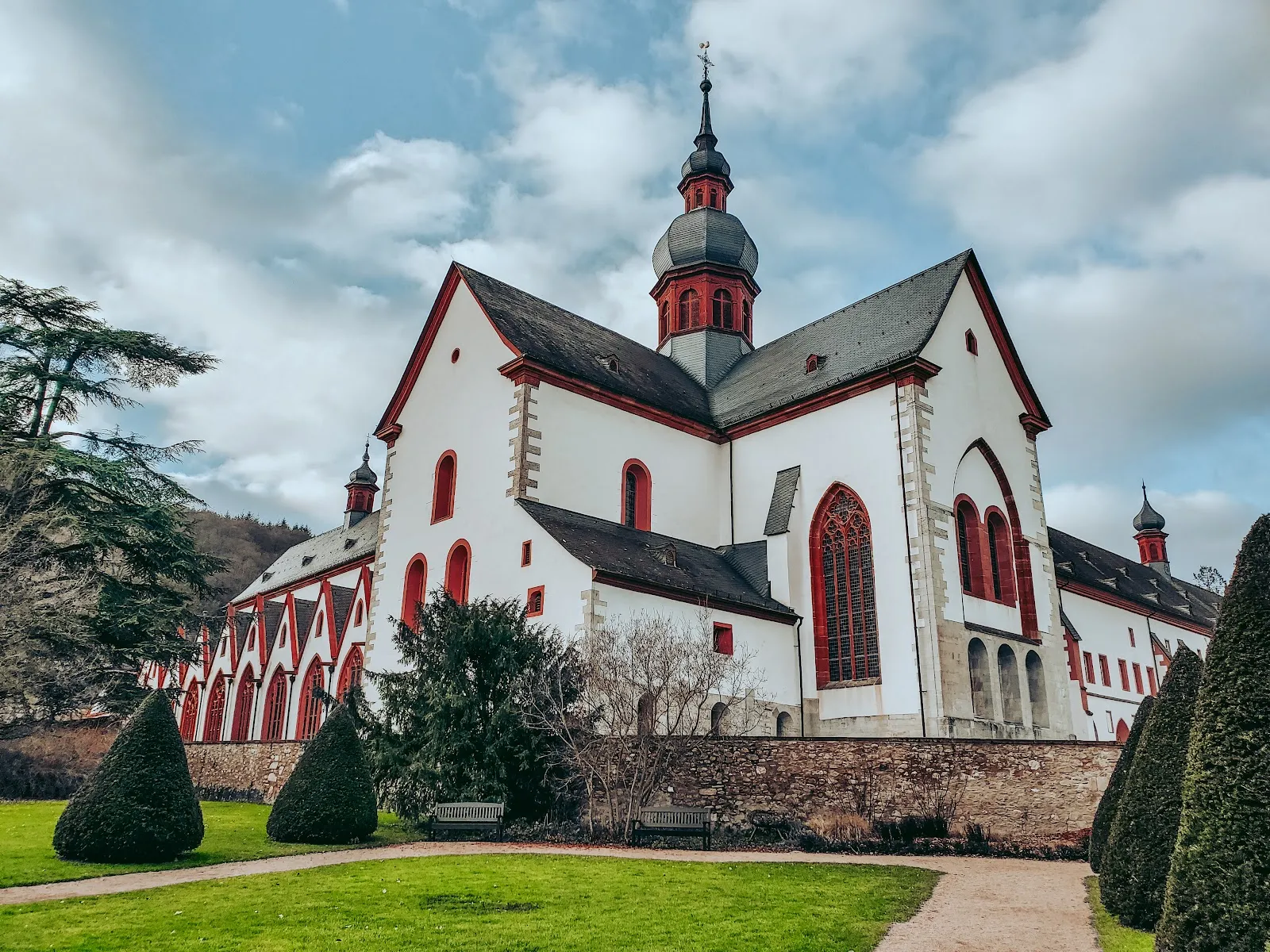 Монастырь Эбербах, историческое здание, Гессен, Германия