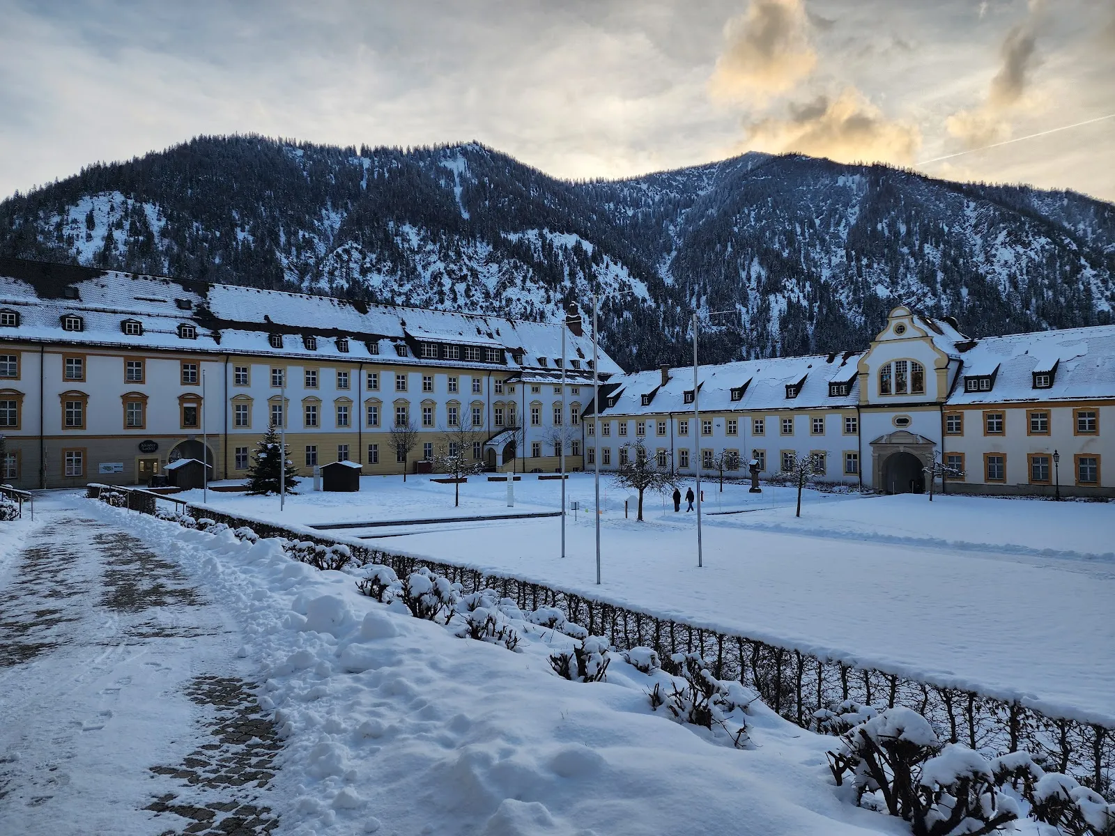 Монастырь Этталь