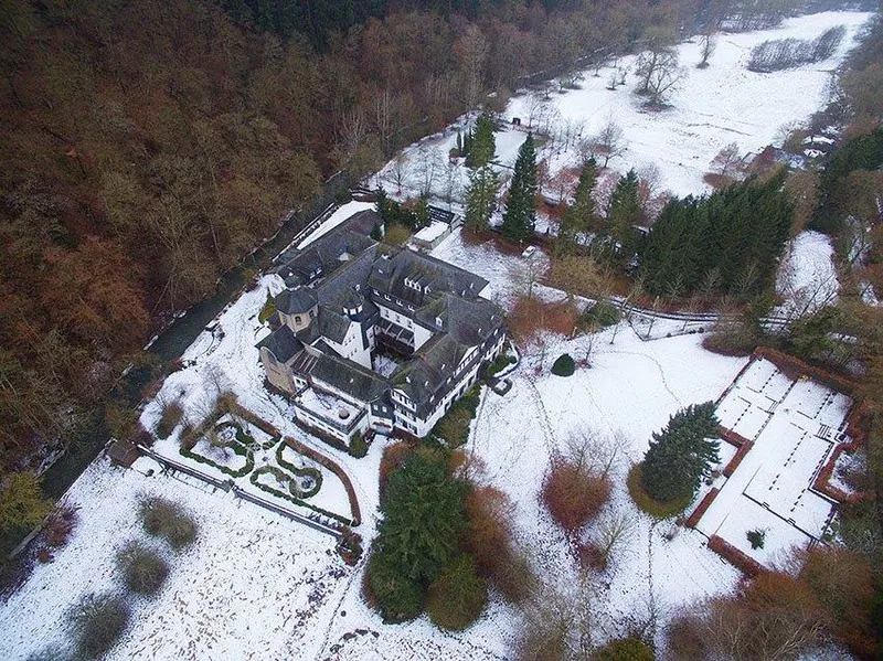 Монастырь Хельголанд, историческое здание в Майене