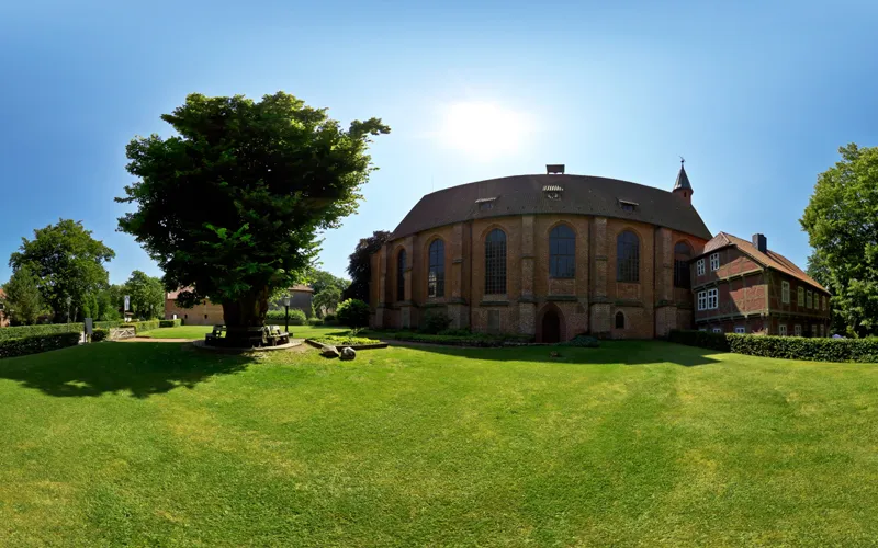 Здание монастыря Изенхаген