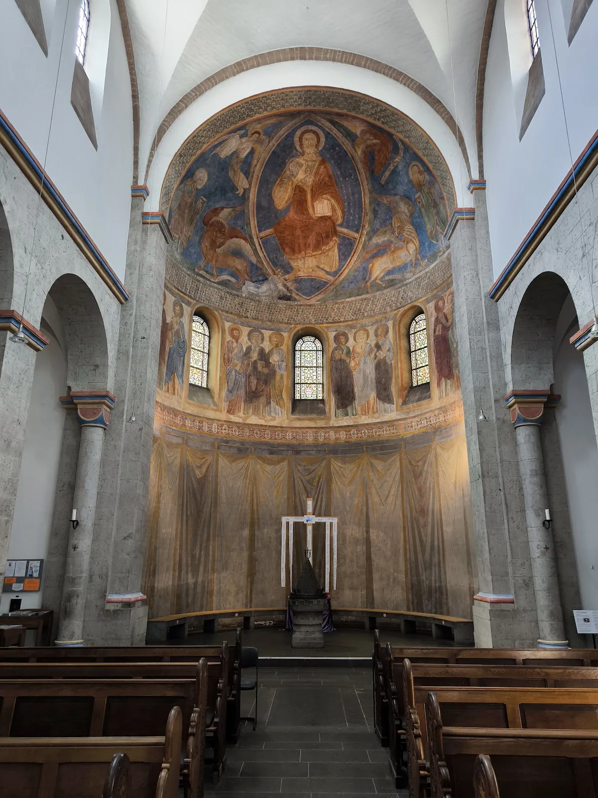 Фасад старинного монастыря Кнехтштеден