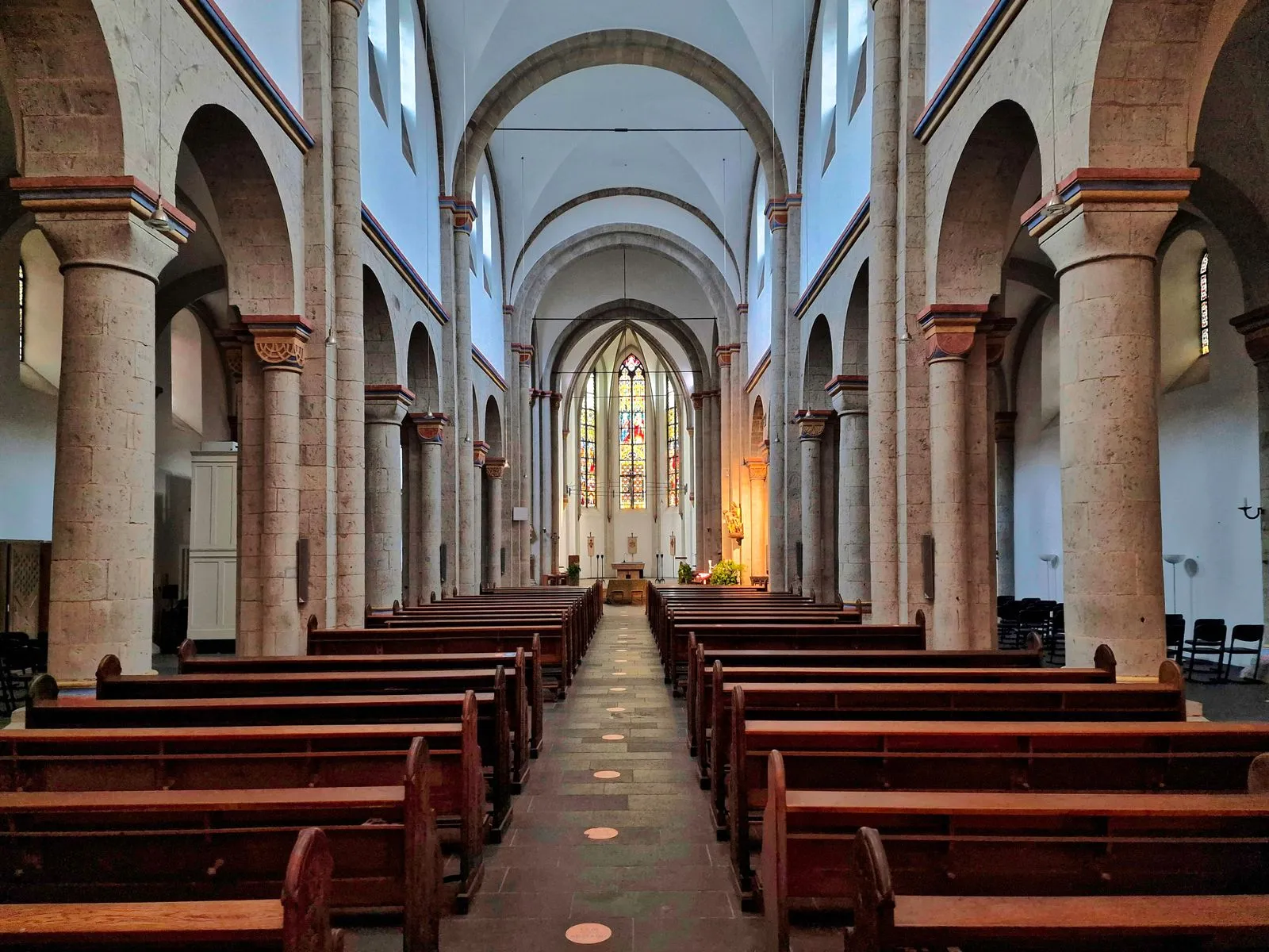 Фасад старинного монастыря Кнехтштеден