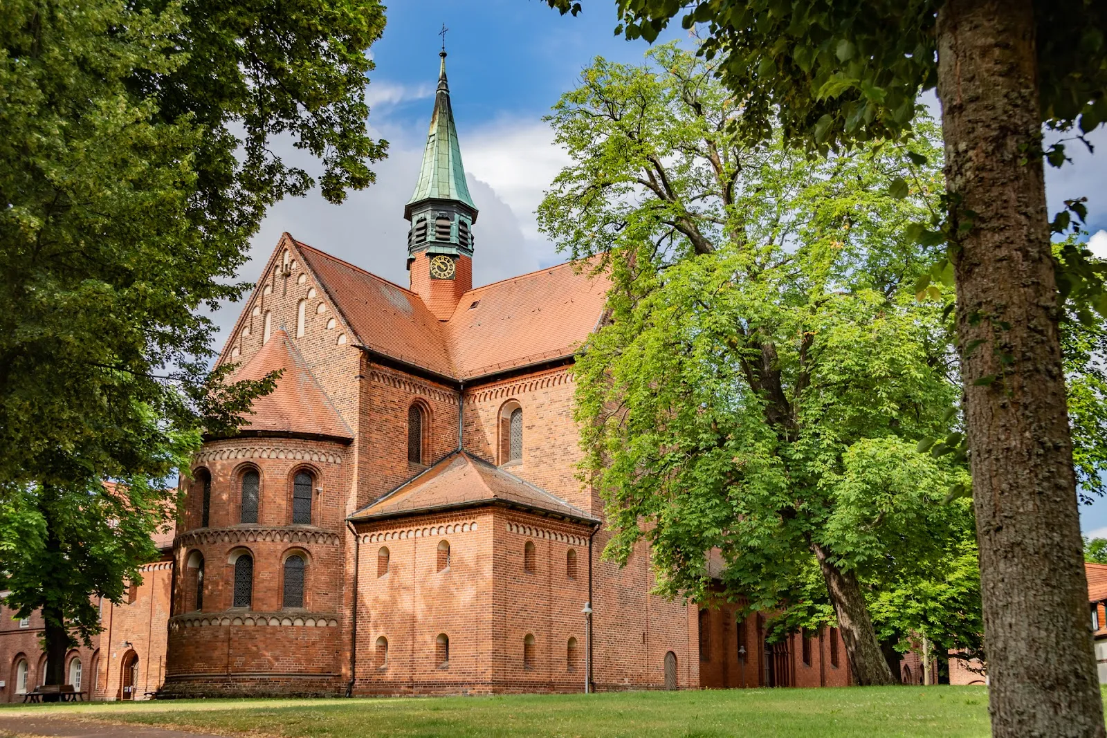 Монастырь Лейнин