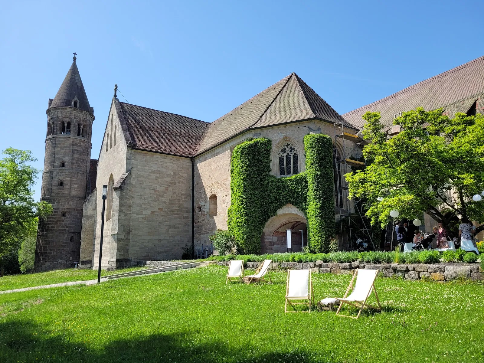 Вид на Монастырь Лорх в Германии