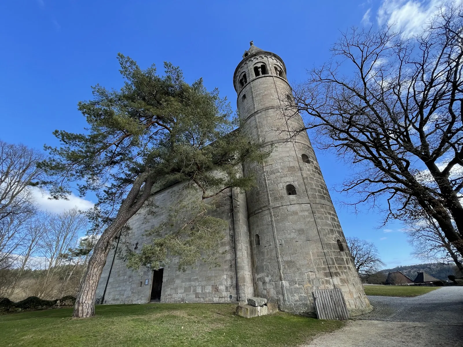 Вид на Монастырь Лорх в Германии