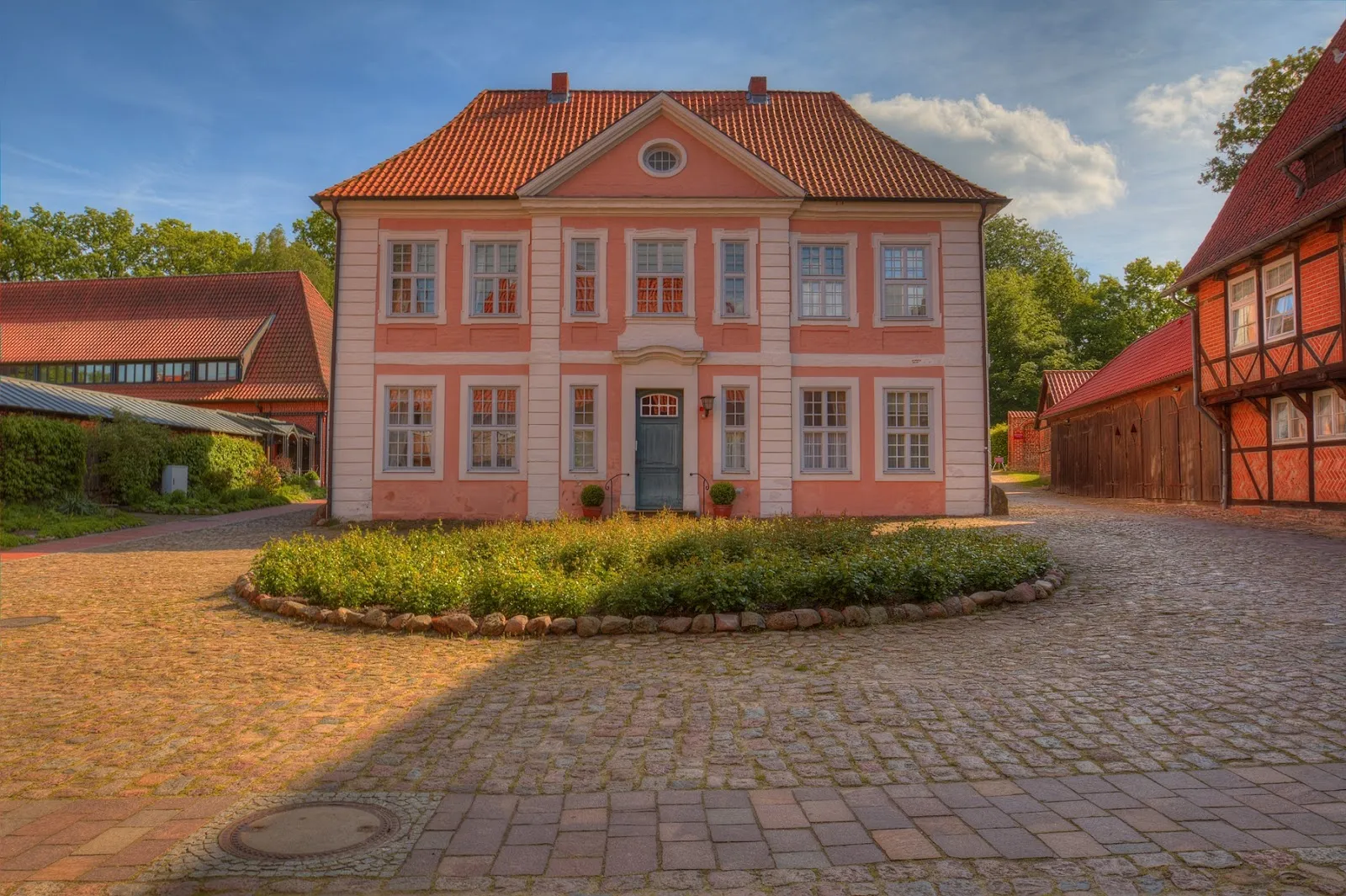 Монастырь Люне