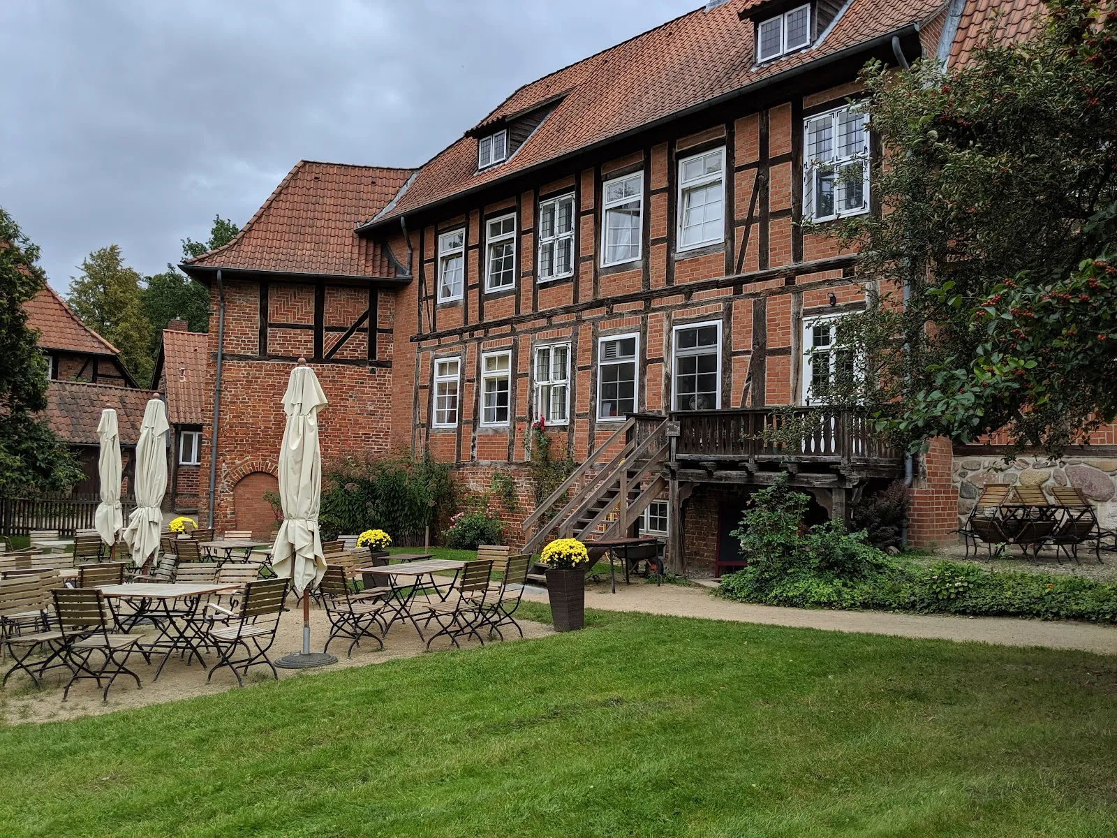 Монастырь Люне